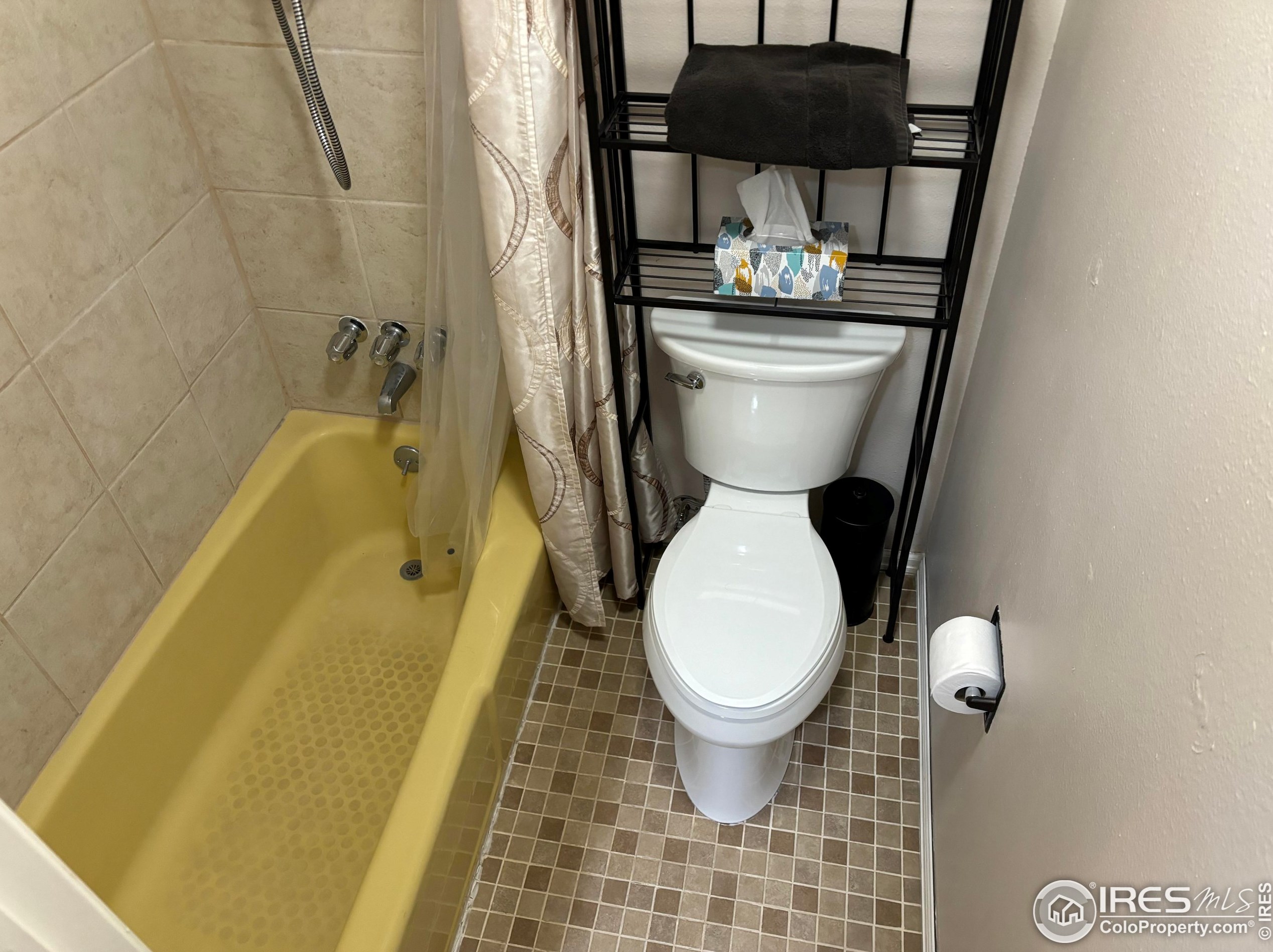 2203 Mountair Ln, Greeley CO 80634-7552 exterior