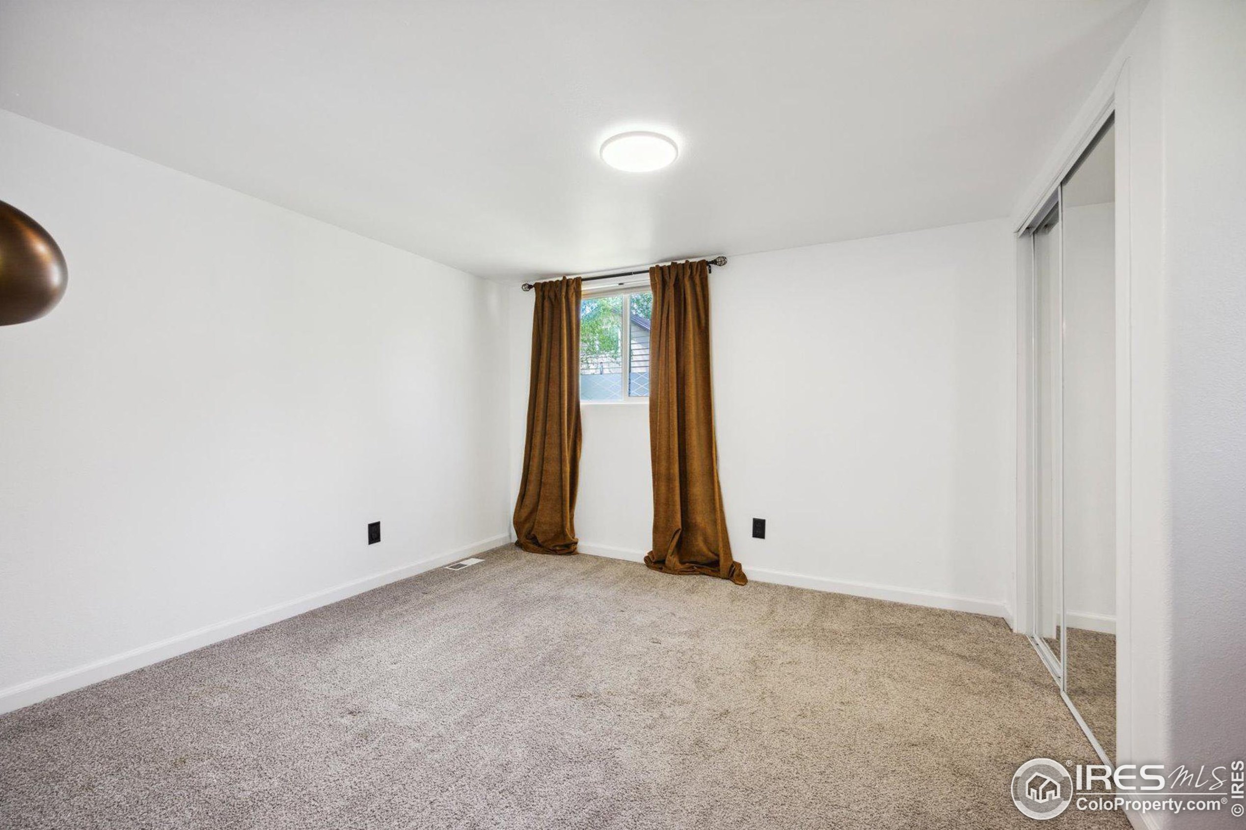 330 Collyer St, Longmont CO  80501-5519 exterior