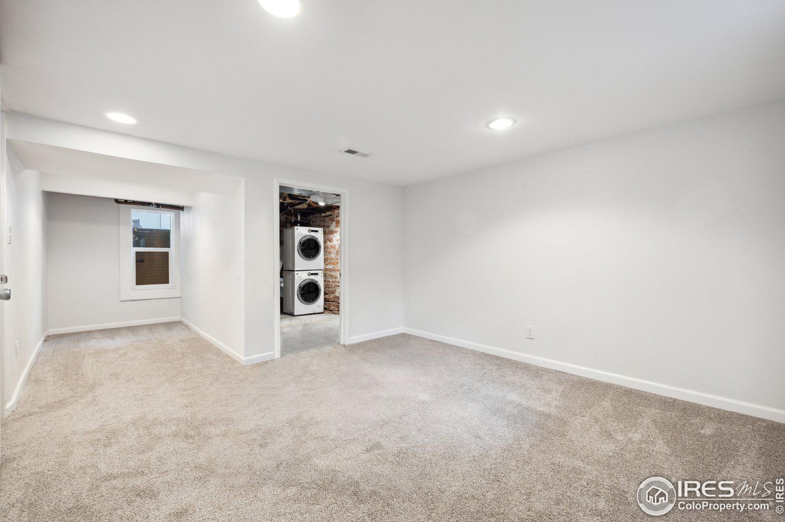 330 Collyer St, Longmont CO  80501-5519 exterior