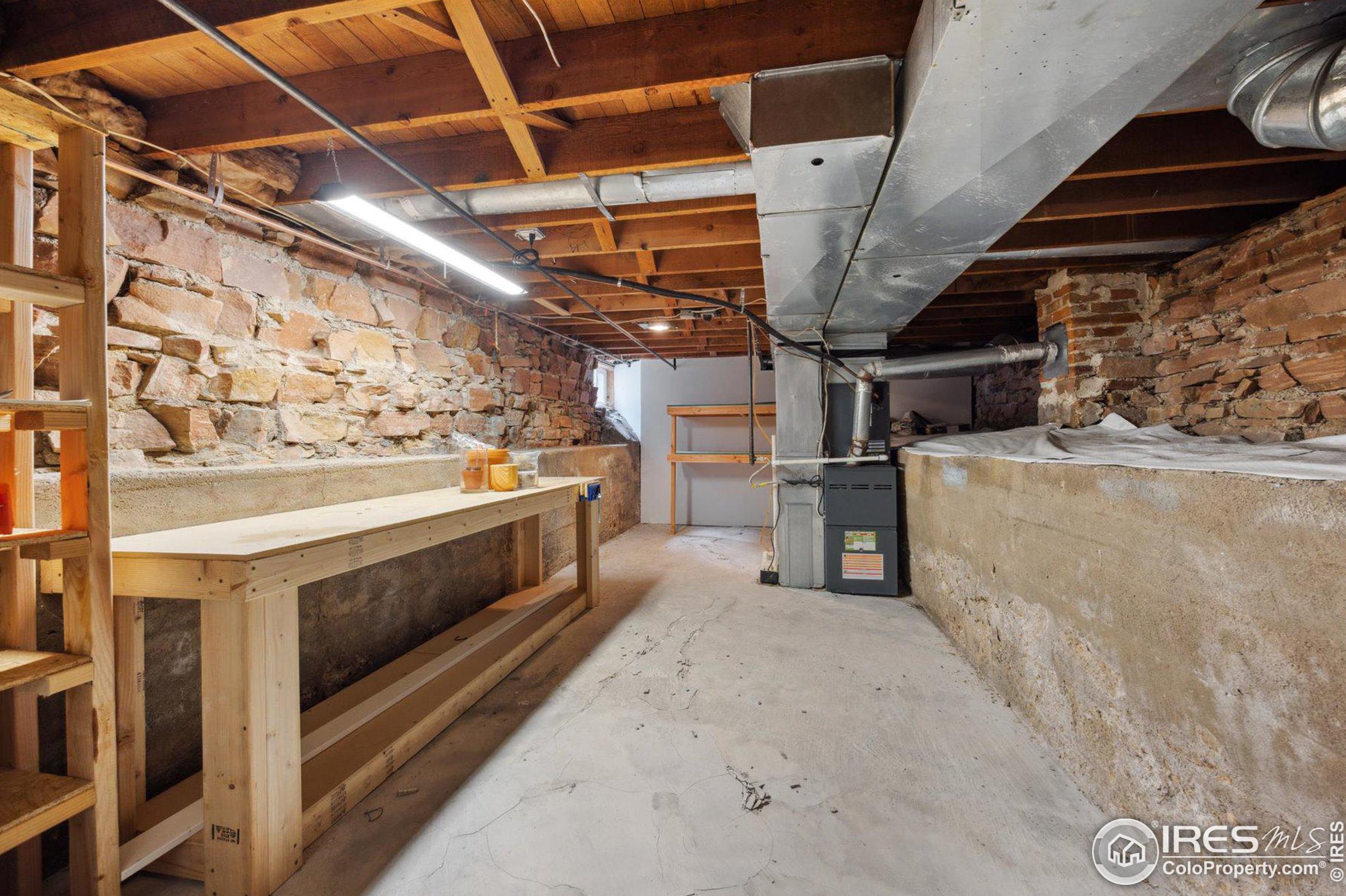 330 Collyer St, Longmont CO  80501-5519 exterior