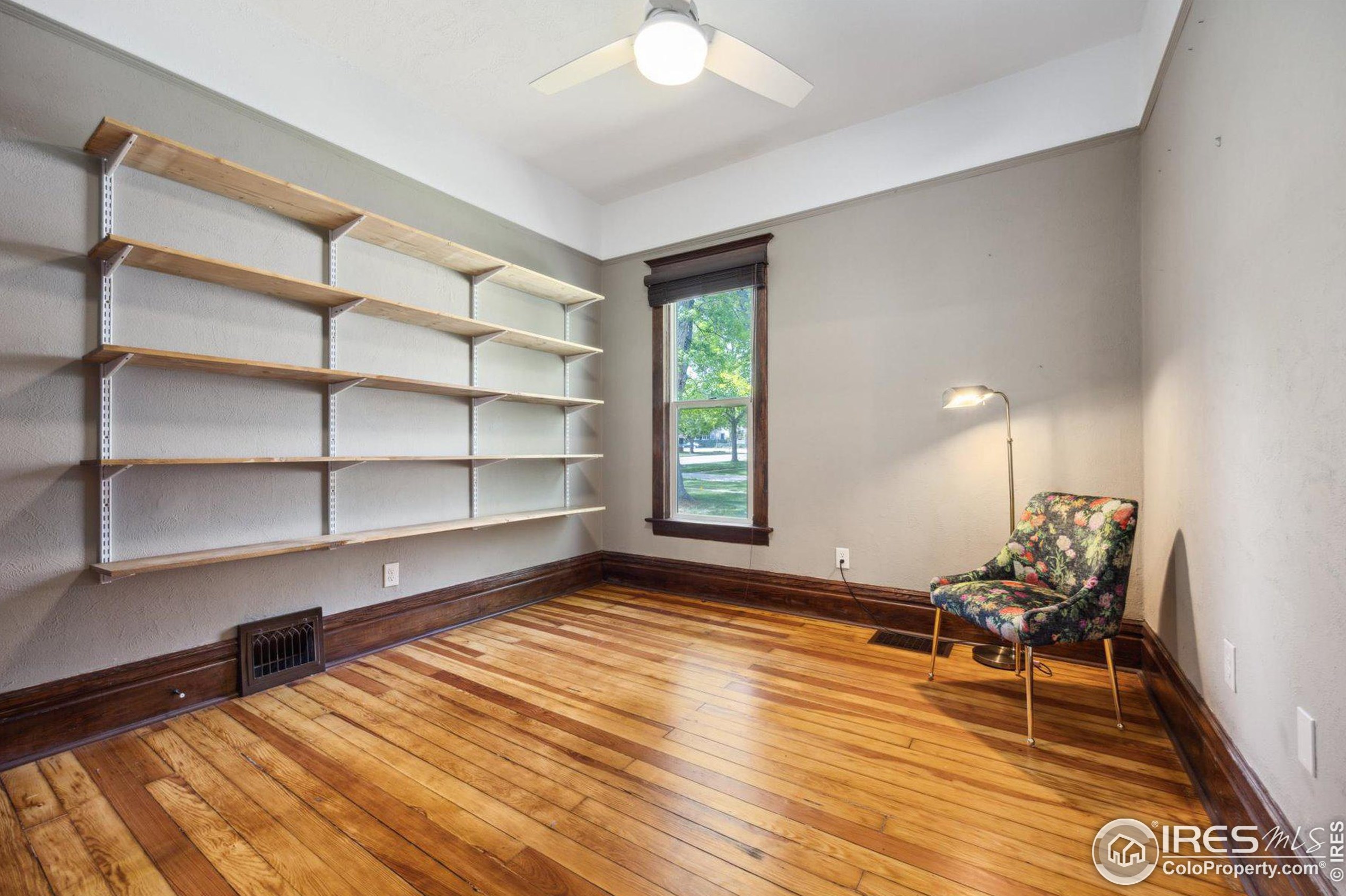 330 Collyer St, Longmont CO  80501-5519 exterior