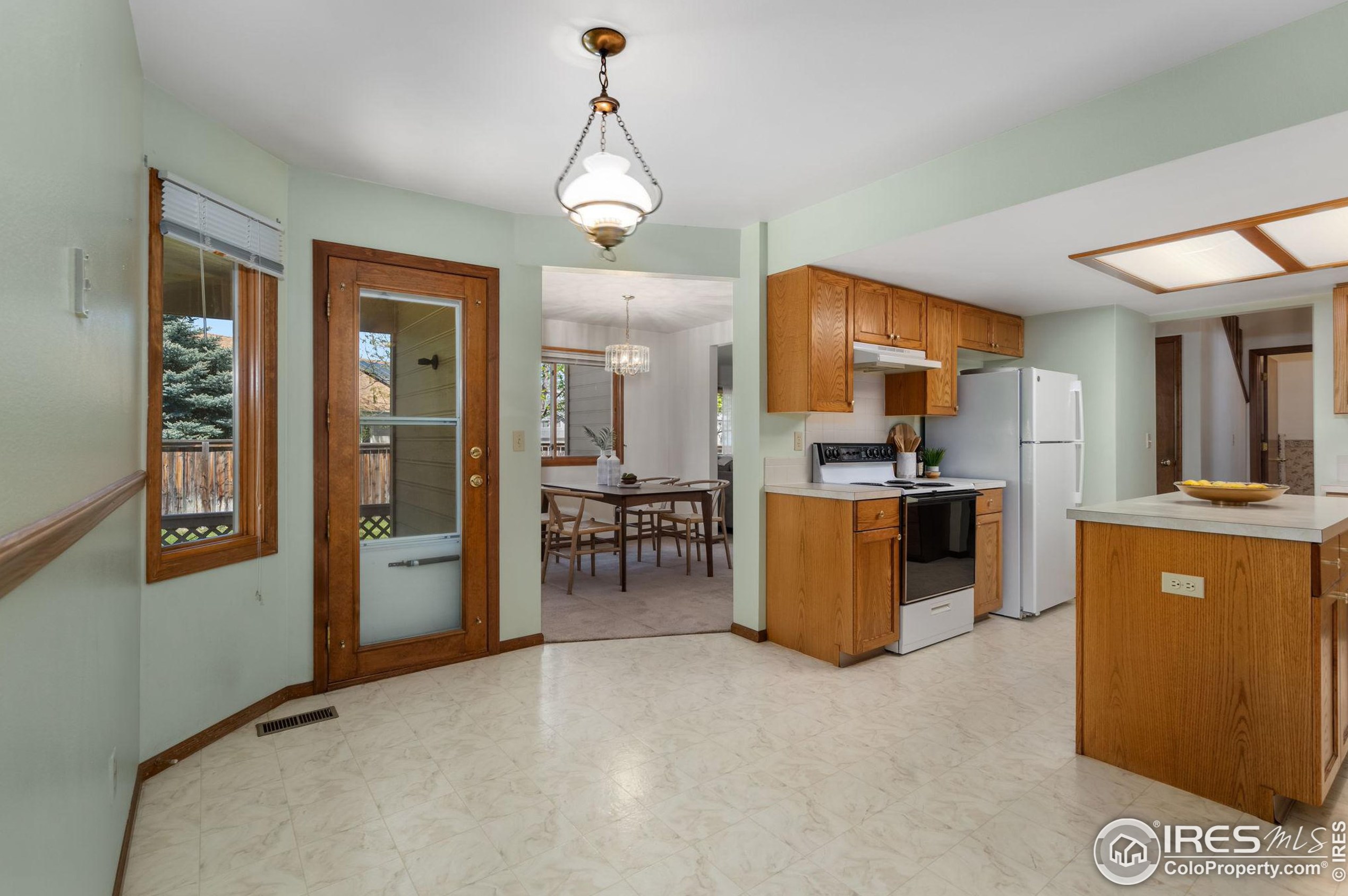 1906 Glenview Ct, Fort Collins CO  80526-3321 exterior