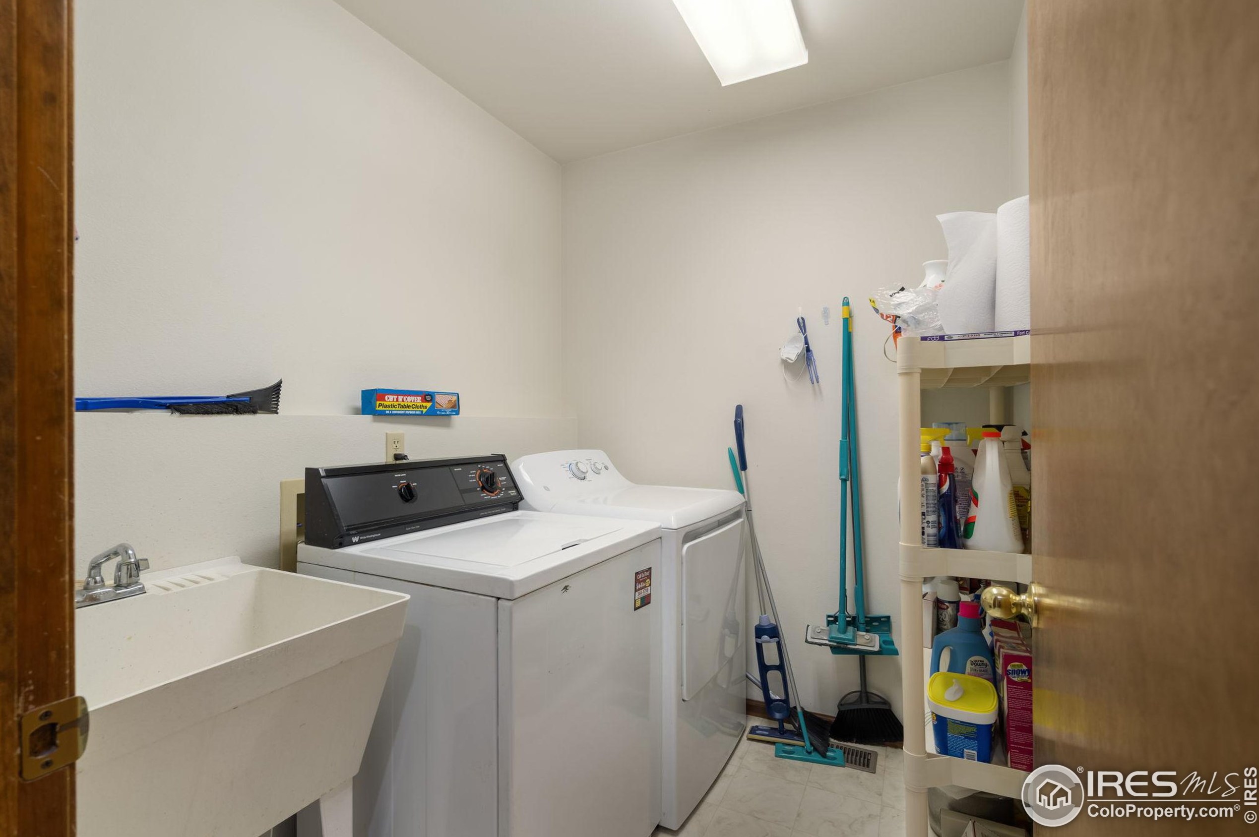 1906 Glenview Ct, Fort Collins CO  80526-3321 exterior