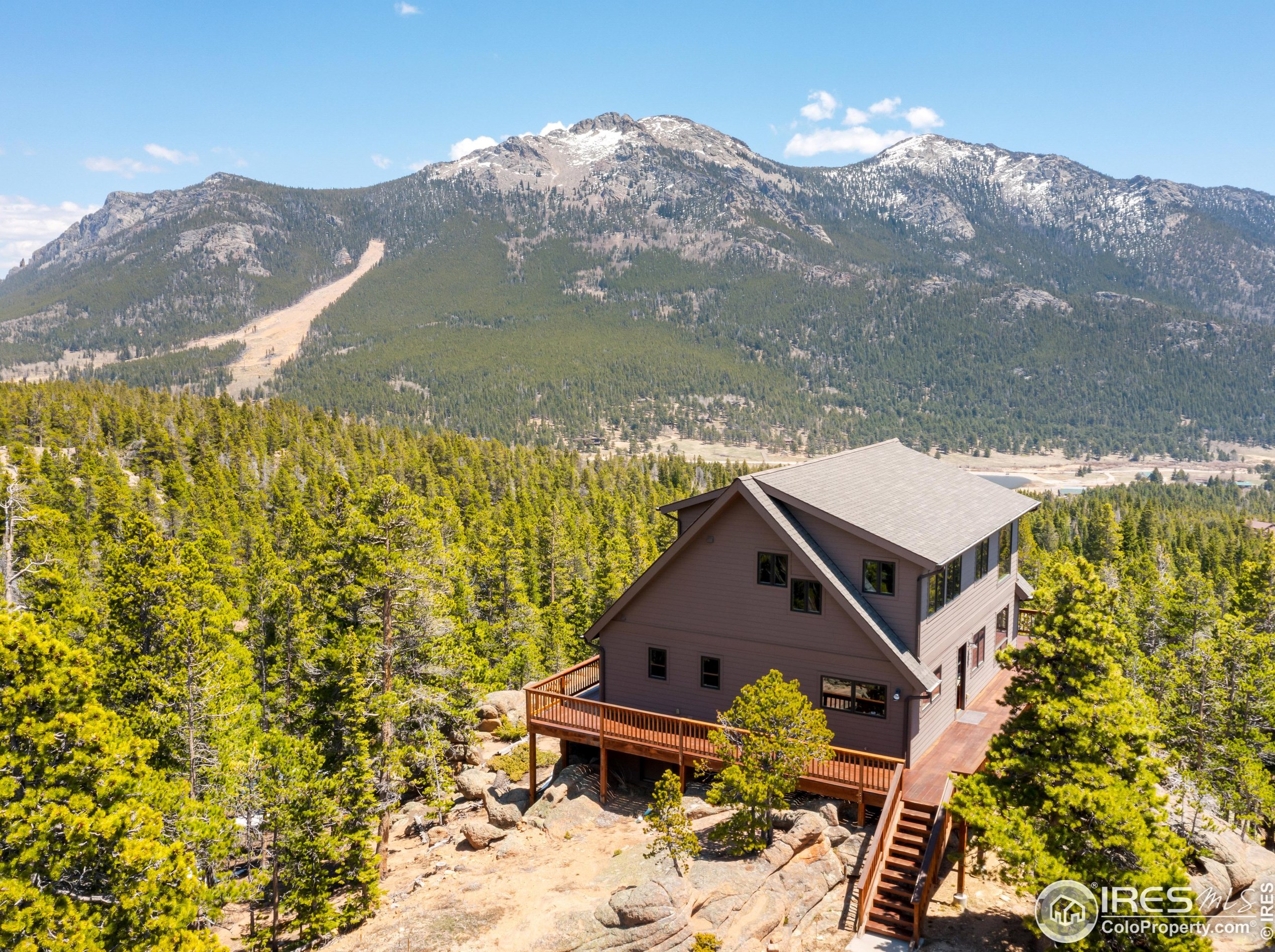 641 Goblins Castle Rd, Estes Park CO 80517-6426 exterior