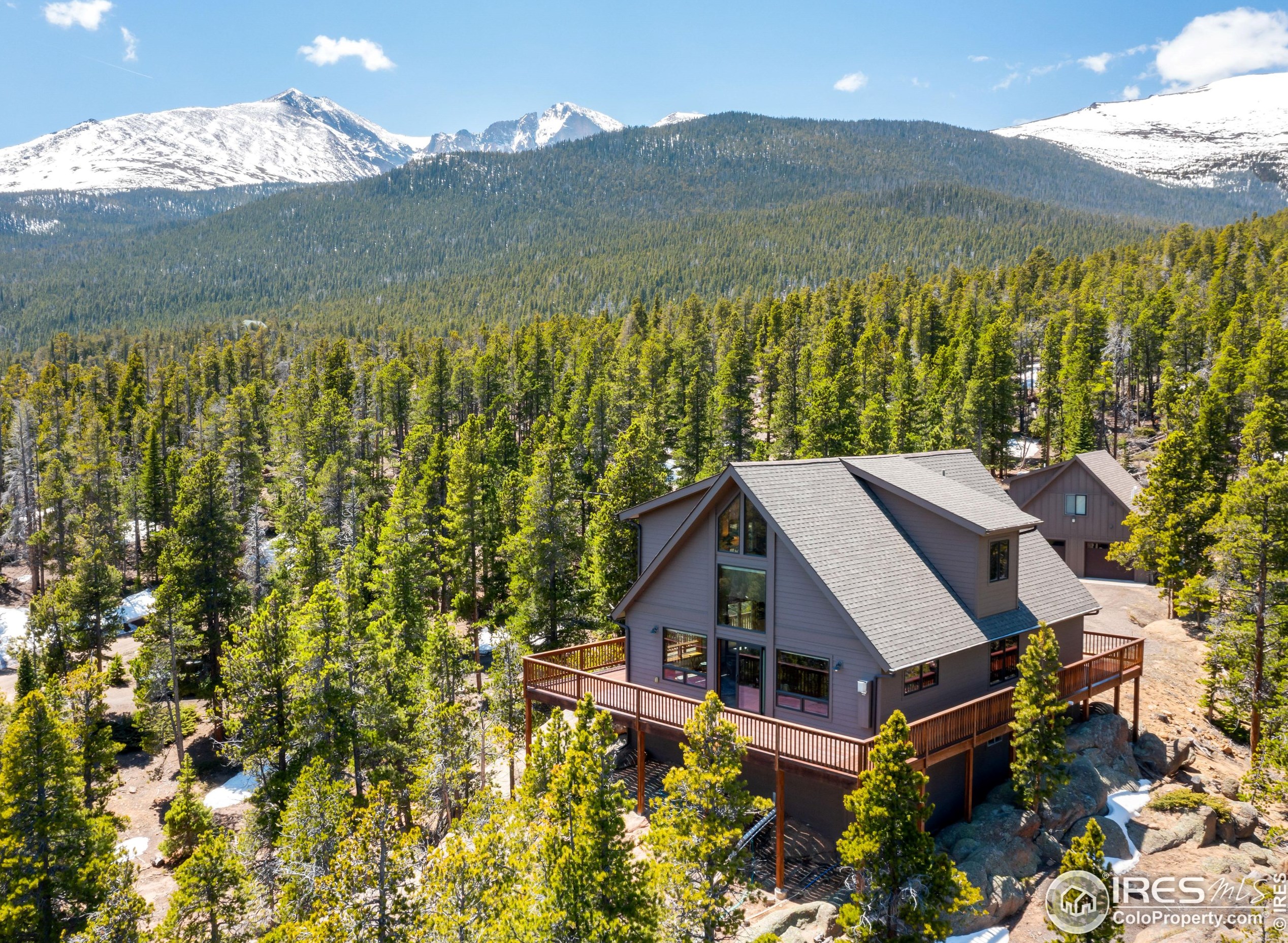 641 Goblins Castle Rd, Estes Park CO 80517-6426 exterior