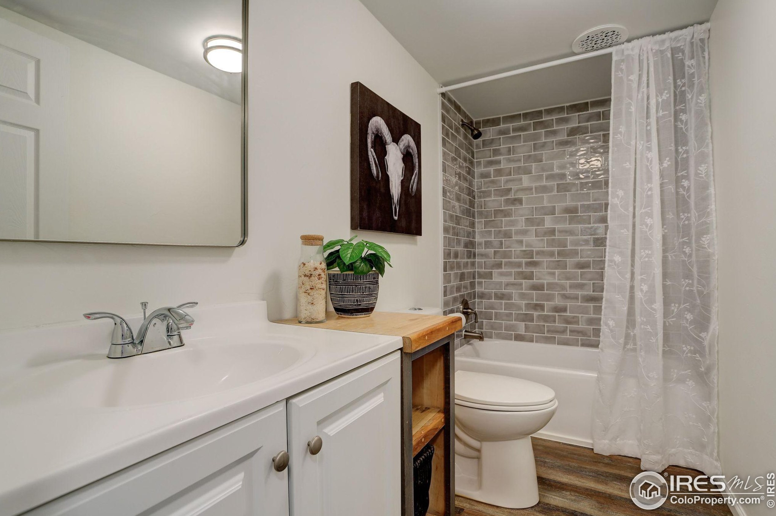 986 Deer Mdw Way, Red Feather Lakes CO 80536-9505 exterior