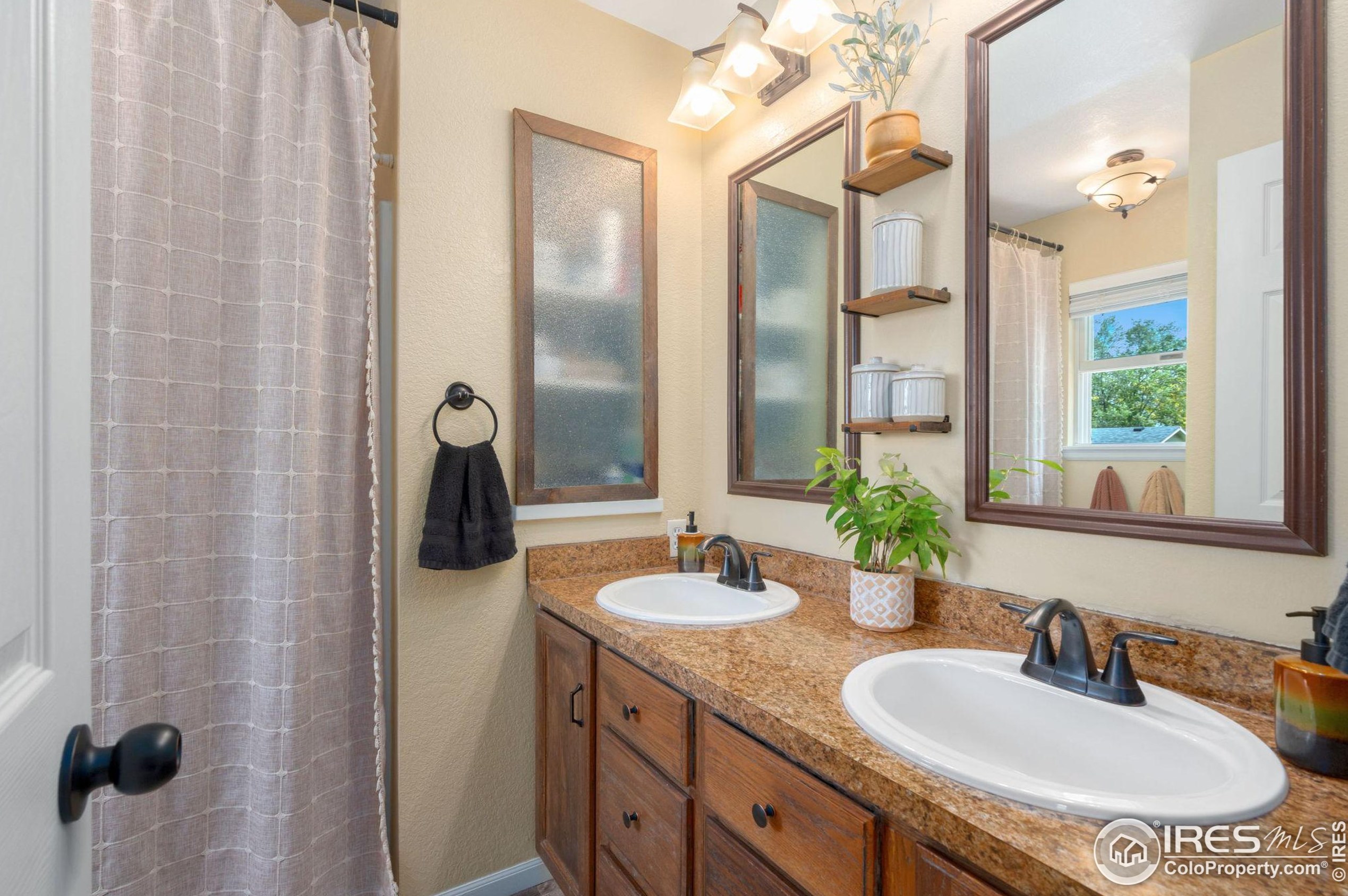 301 49th Ave, Greeley CO  80634-4319 exterior