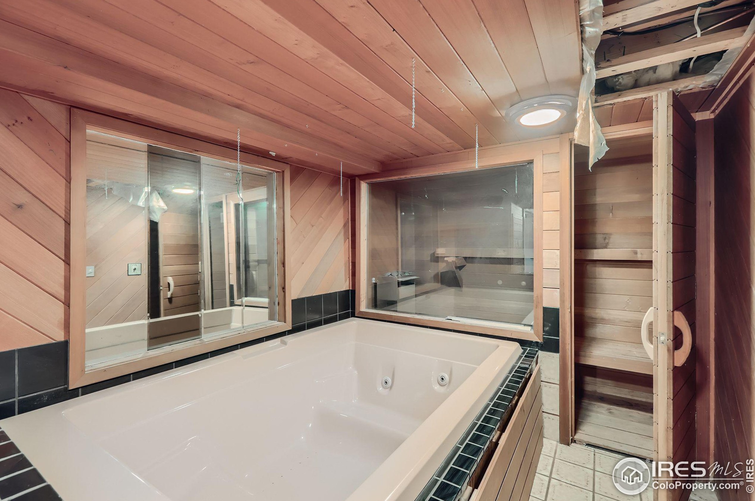 4225 Fawn Trl, Loveland CO 80537-8300 exterior