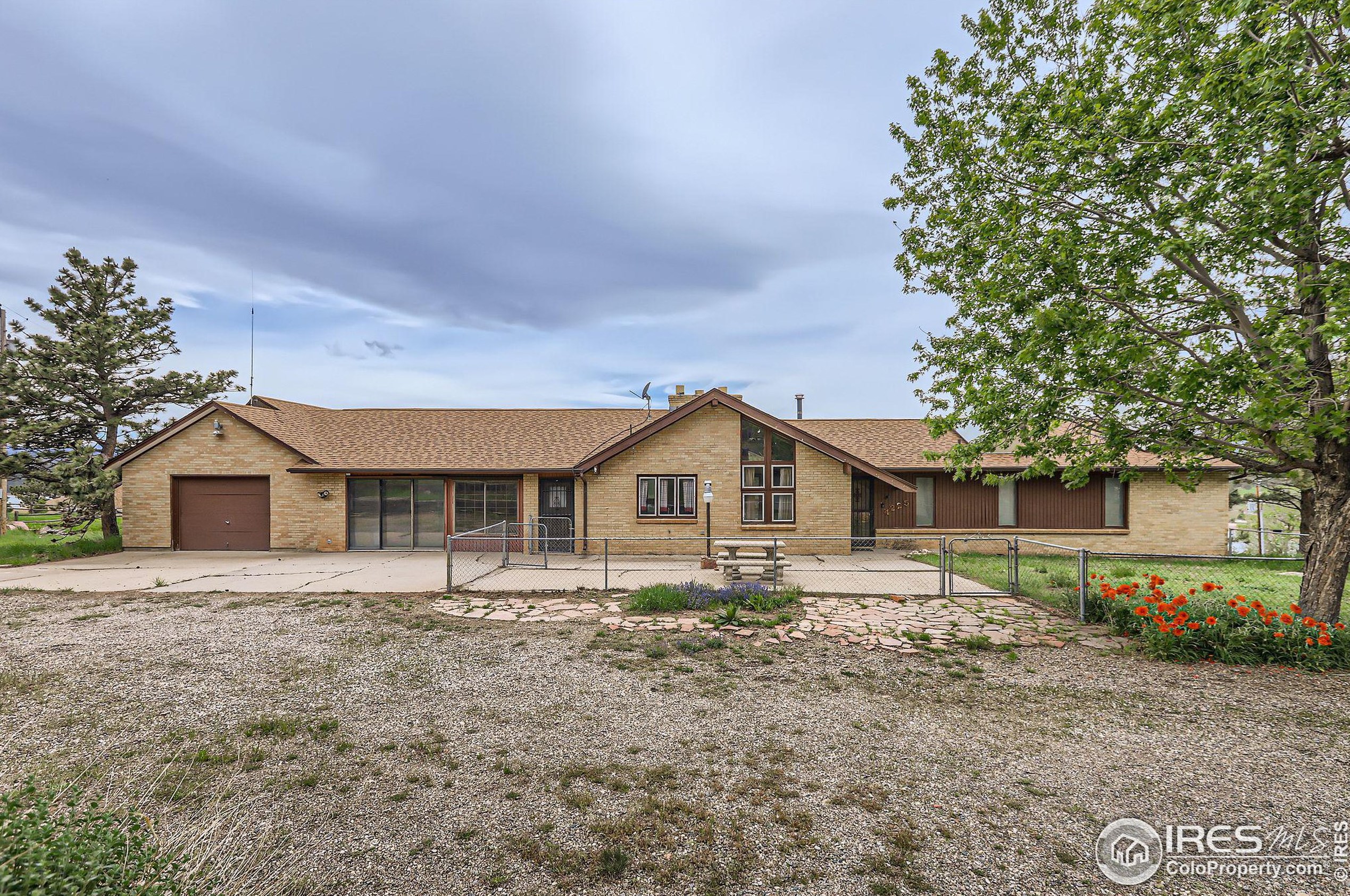 4225 Fawn Trl, Loveland CO 80537-8300 exterior