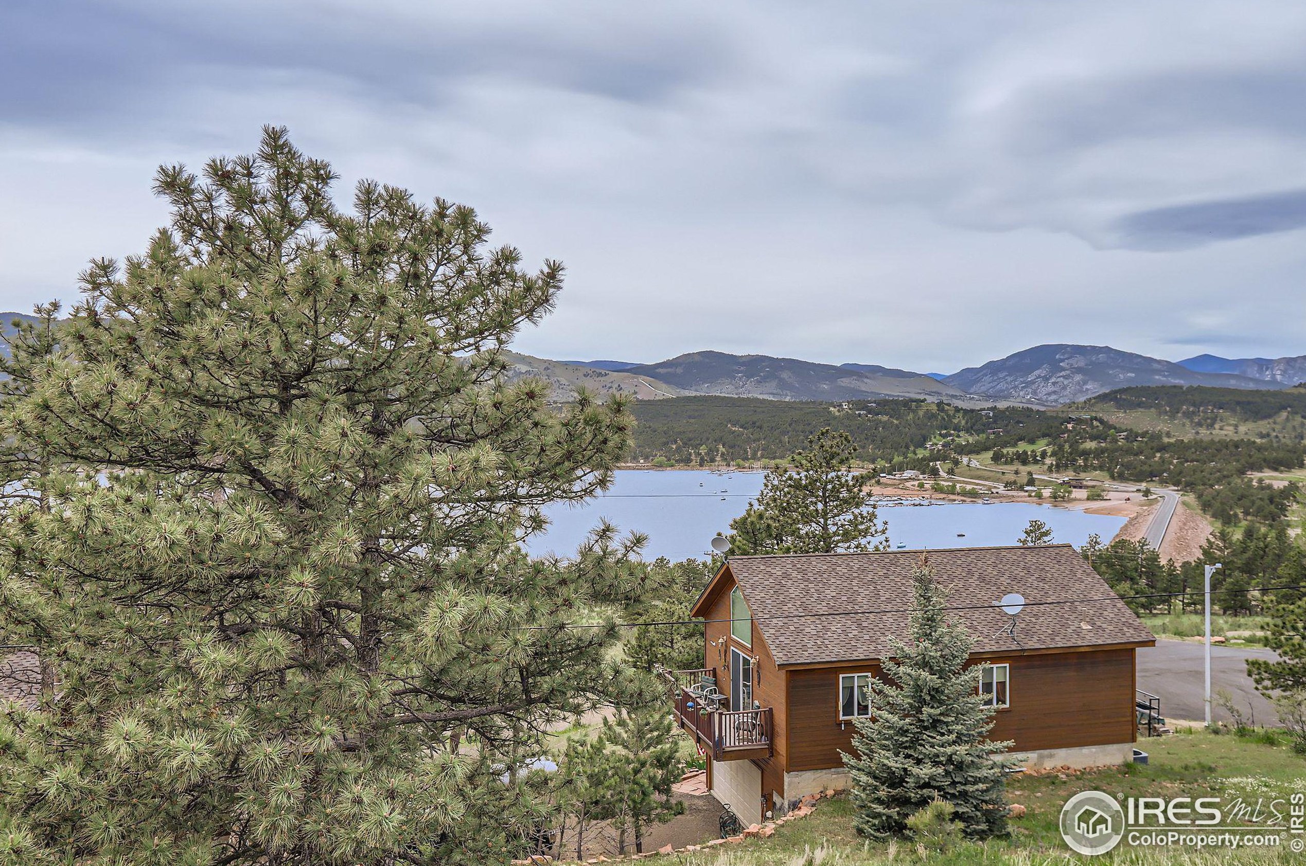 4225 Fawn Trl, Loveland CO 80537-8300 exterior