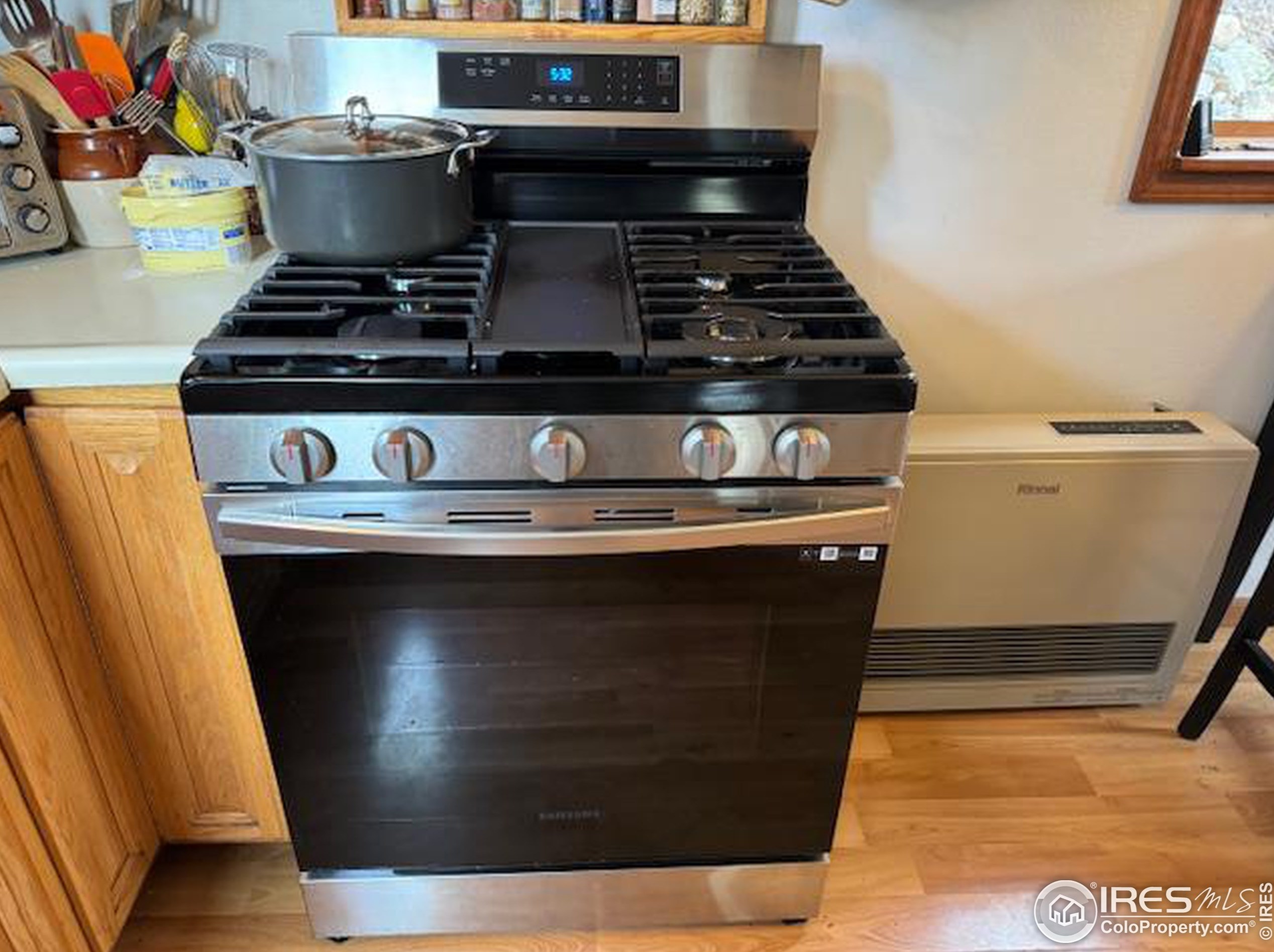 146 Hummer Dr, Nederland CO 80466-9562 exterior