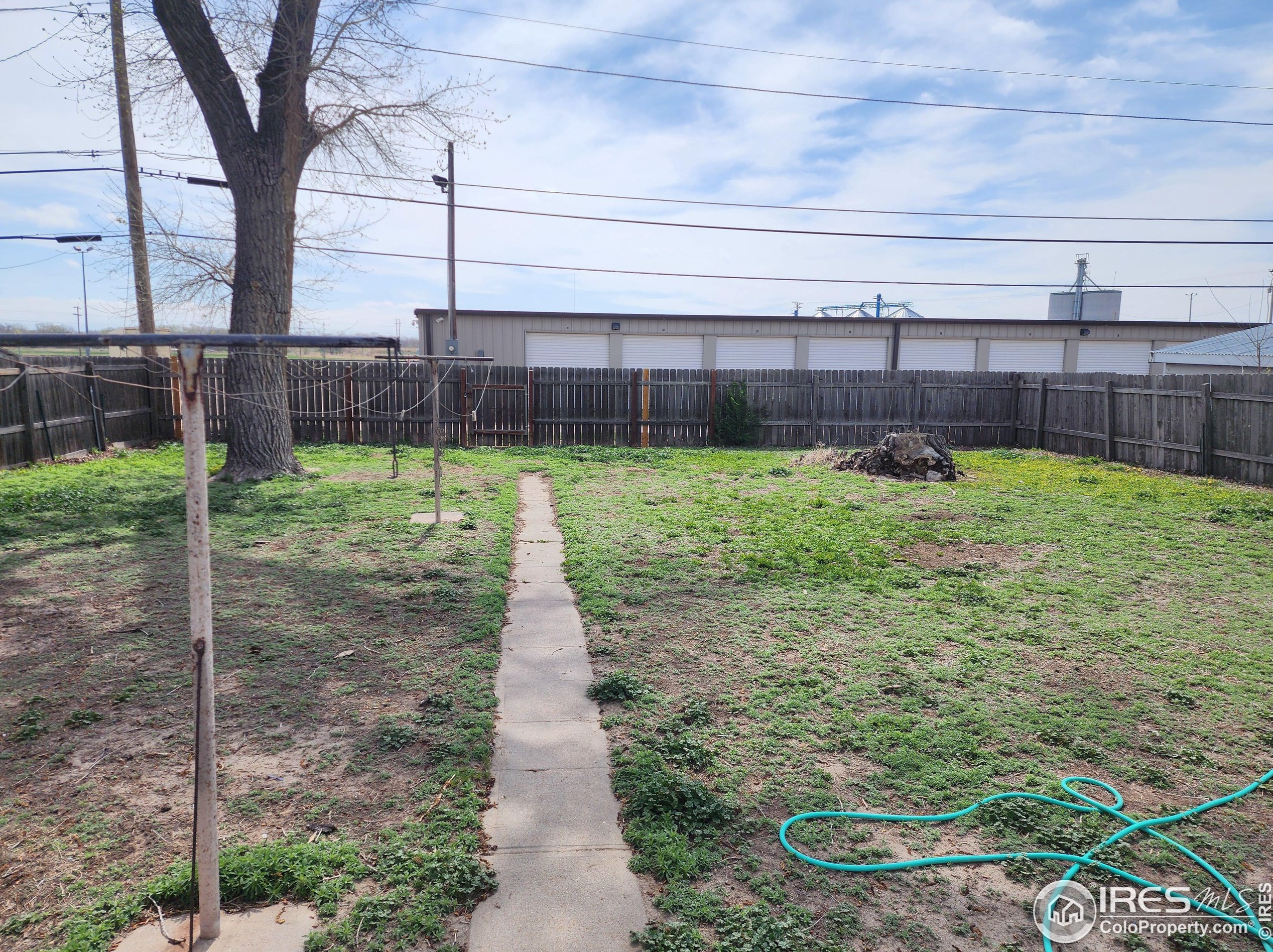 335 Vly Dr, Sterling CO 80751-2425 exterior