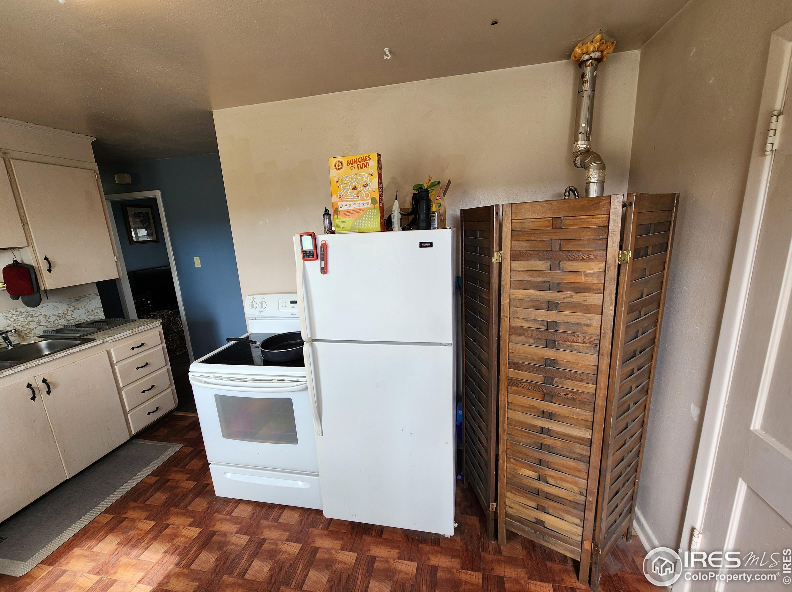 335 Vly Dr, Sterling CO 80751-2425 exterior