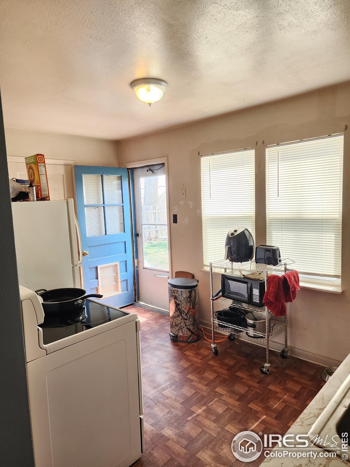 335 Vly Dr, Sterling CO 80751-2425 exterior