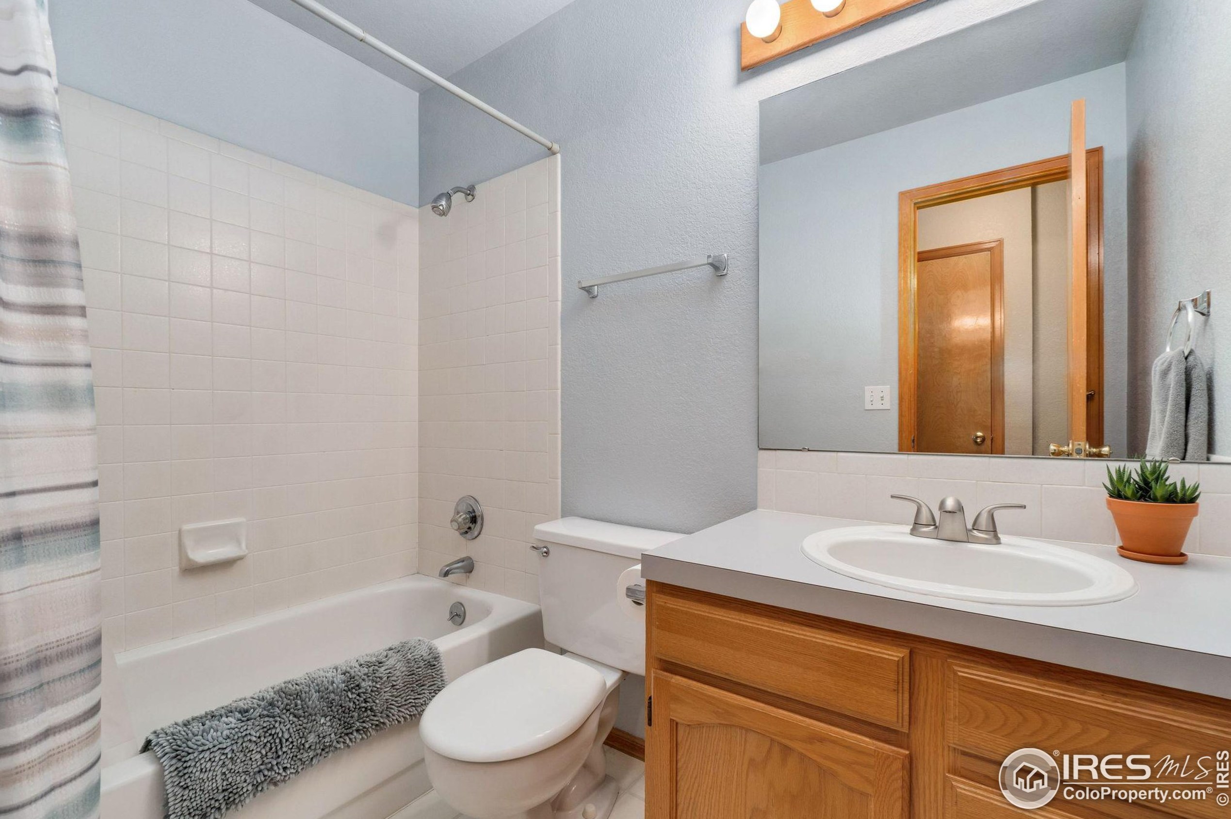 1915 Sunlight Dr, Longmont CO 80504-1973 exterior