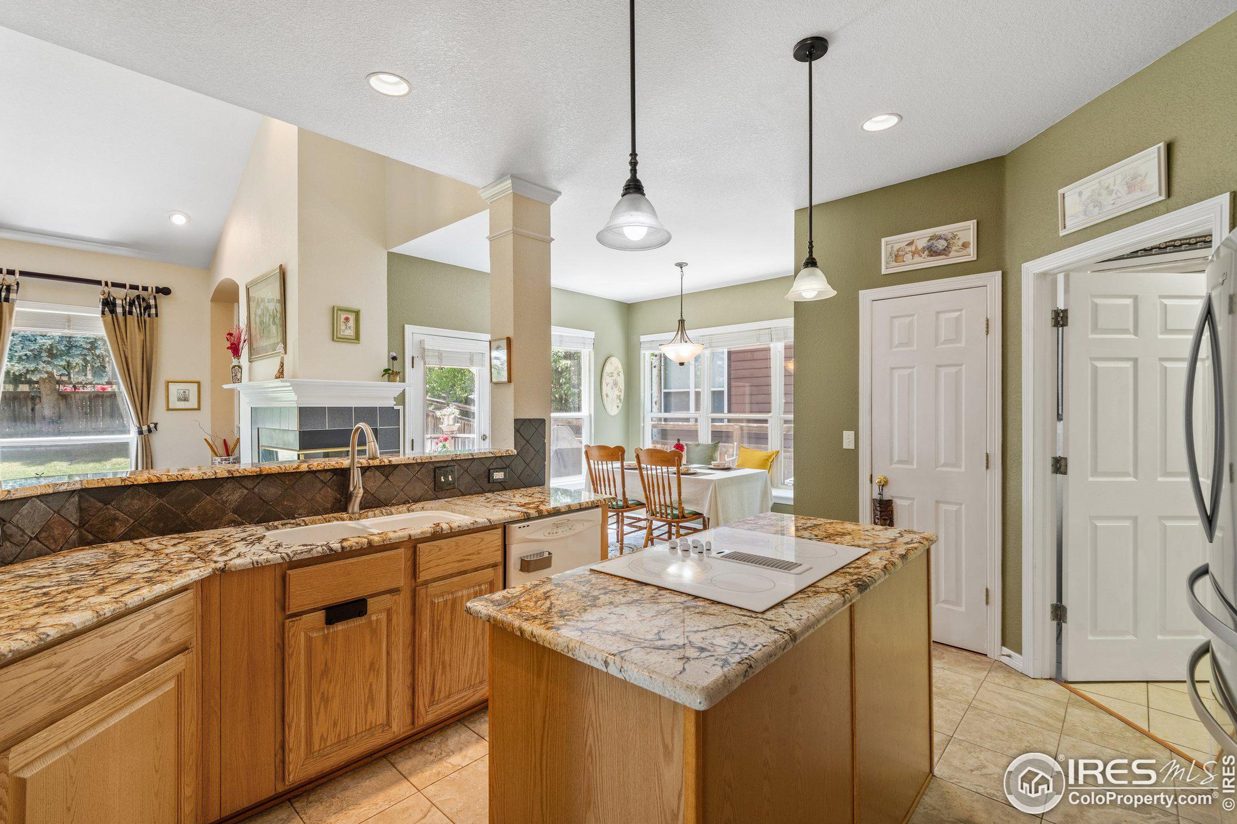 300 Whitetail Cir, Lafayette CO 80026-9070 exterior