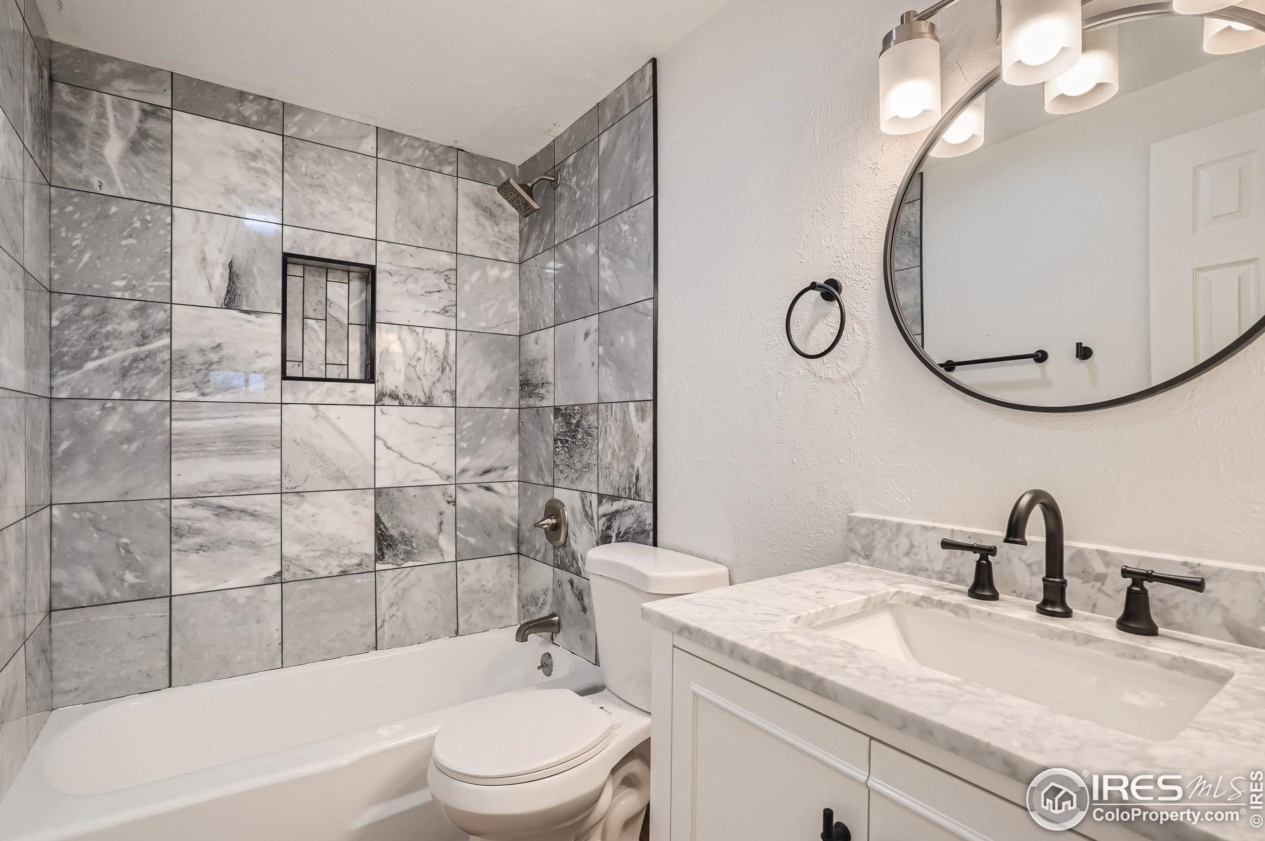 435 Manhattan Dr, Boulder CO 80303-4242 exterior