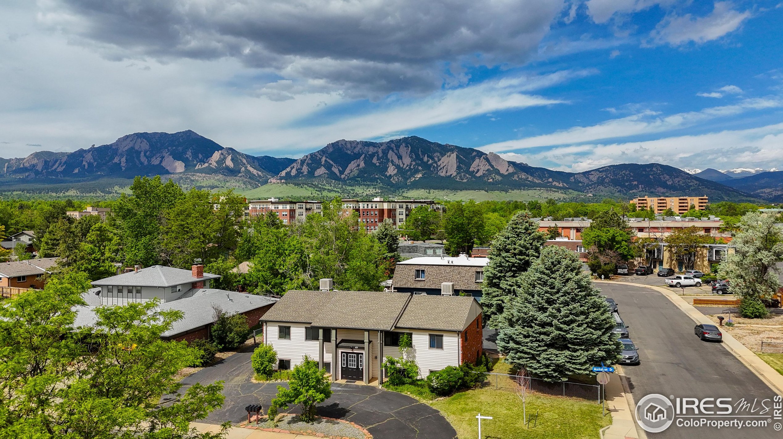 435 Manhattan Dr, Boulder CO 80303-4242 exterior
