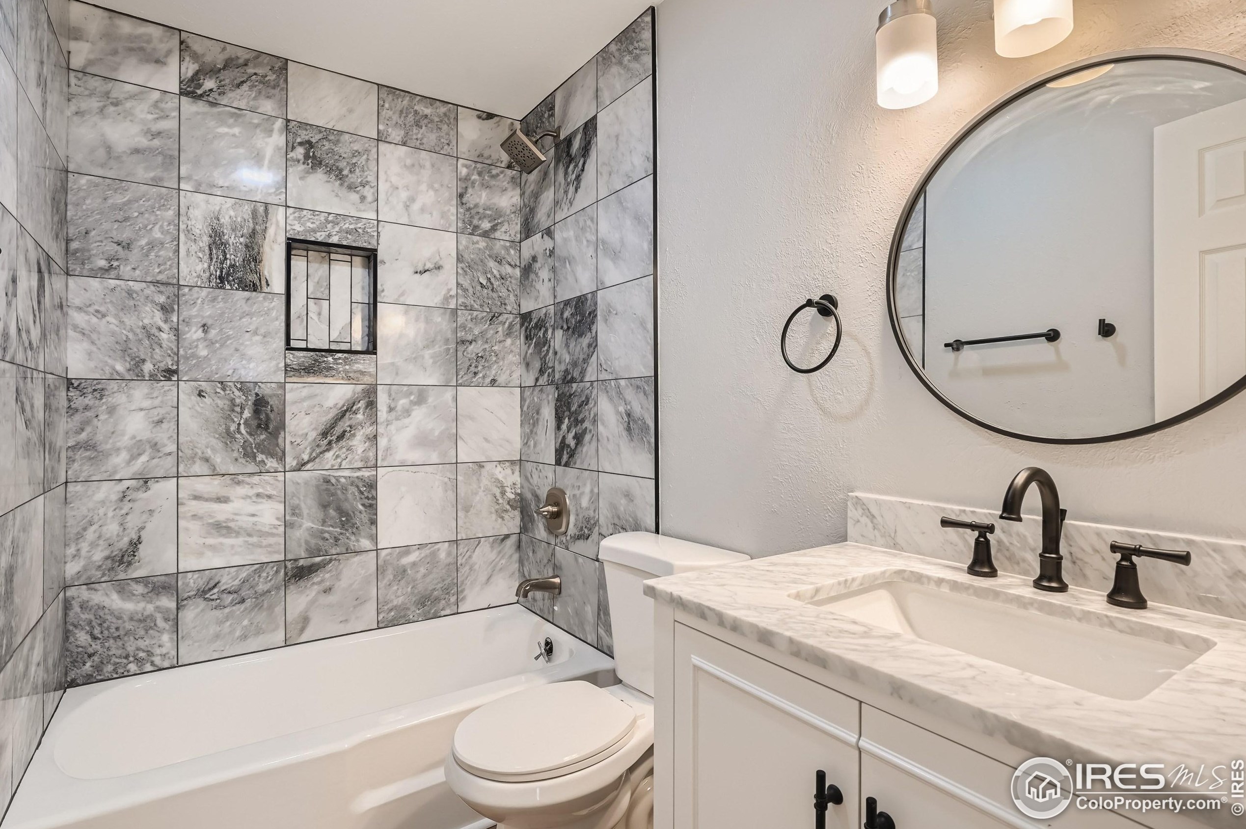 435 Manhattan Dr, Boulder CO 80303-4242 exterior