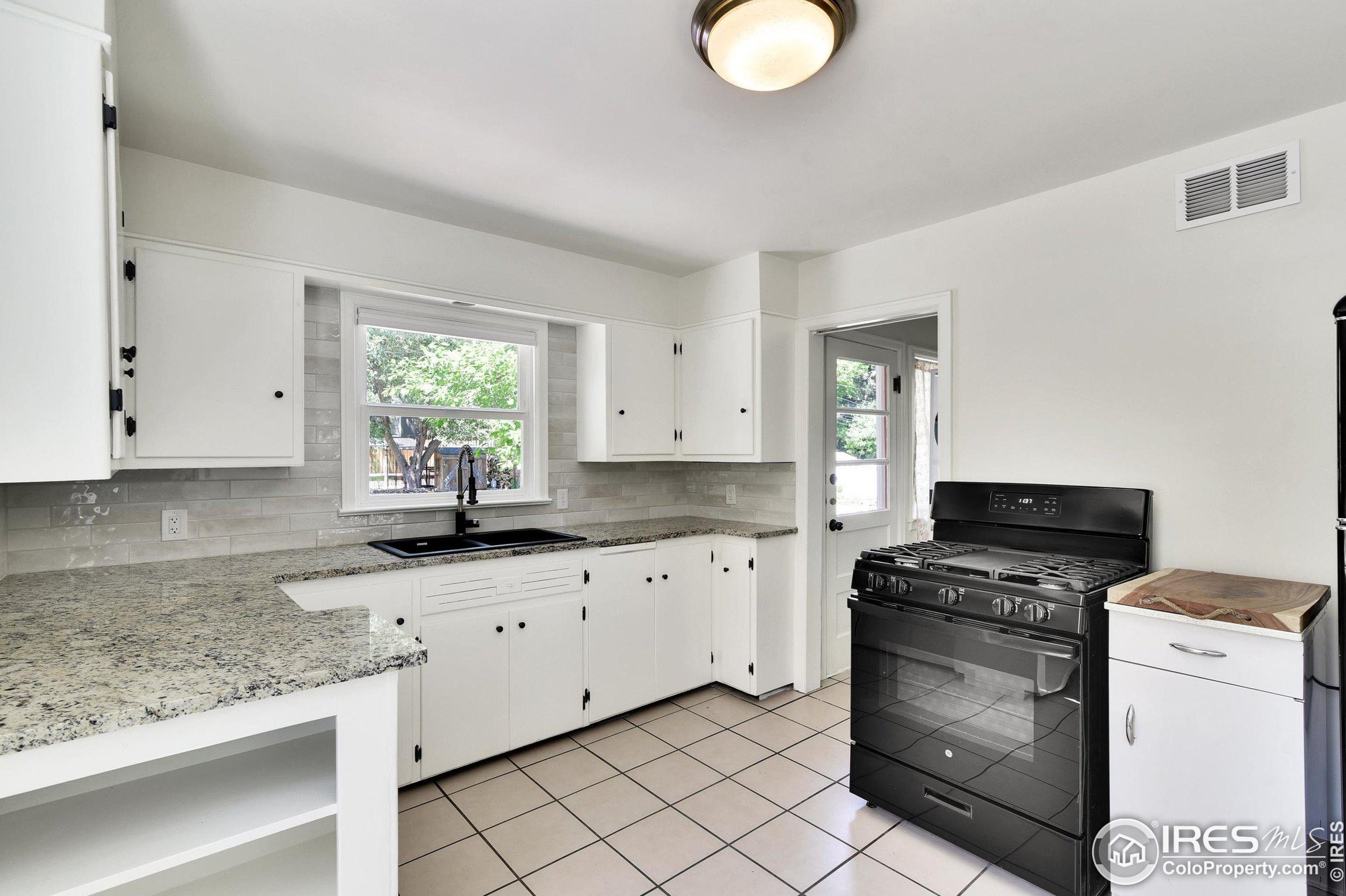 719 Sumner St, Longmont CO  80501-4834 exterior