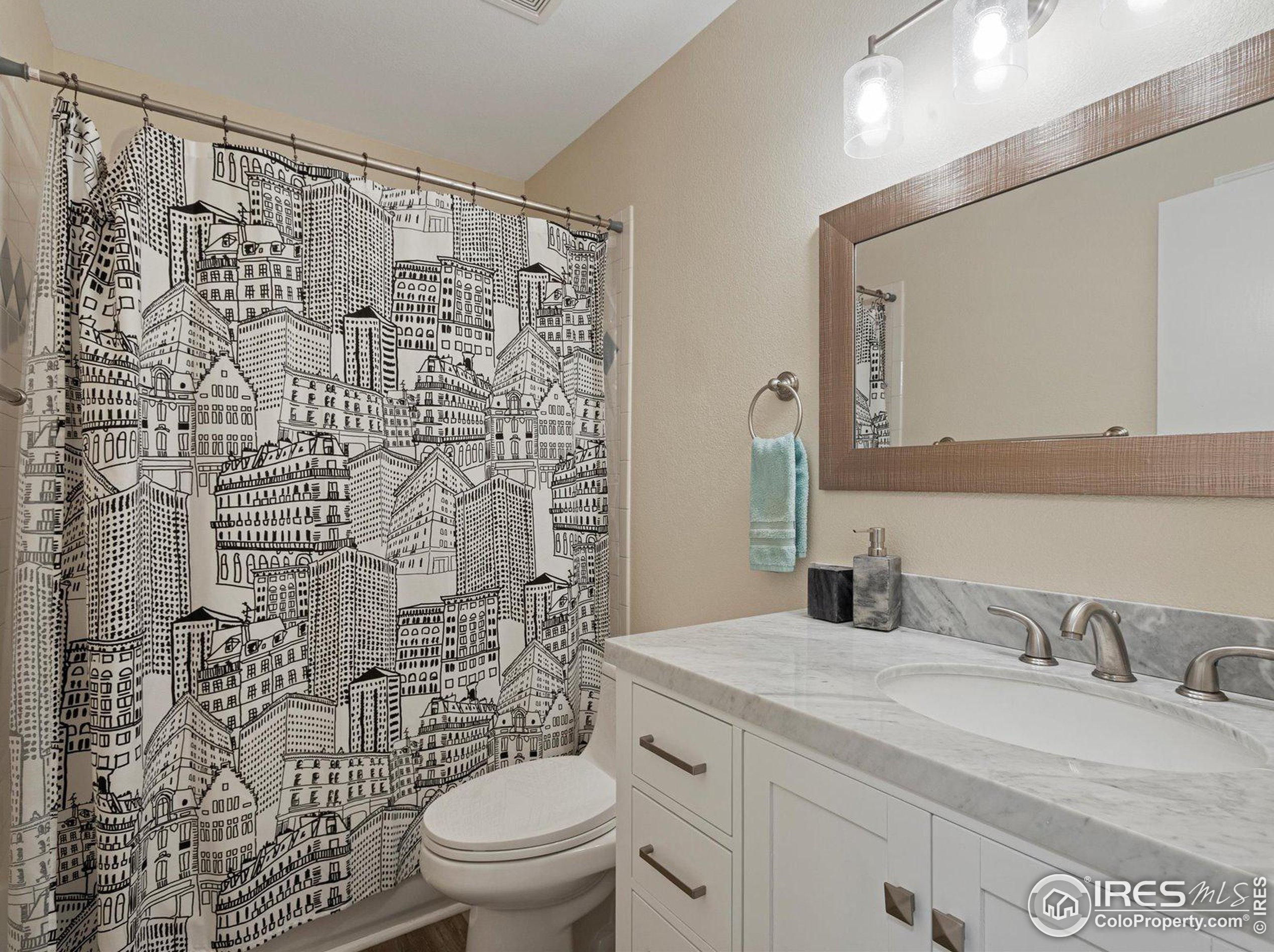 1130 Country Acres Dr, Loveland CO 80534-8470 exterior