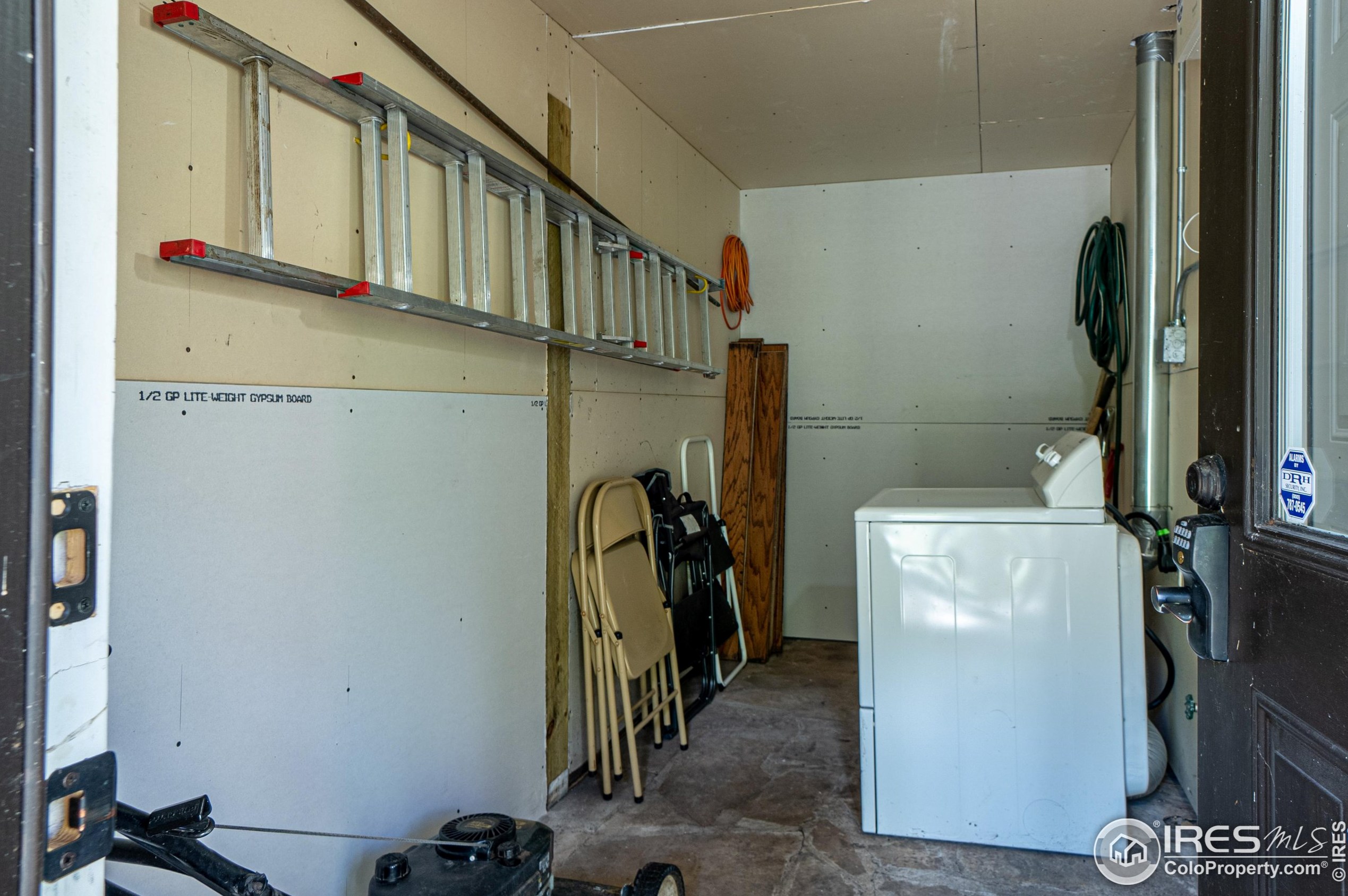 348 Crown Pt Dr, Bellvue CO 80512-9411 exterior