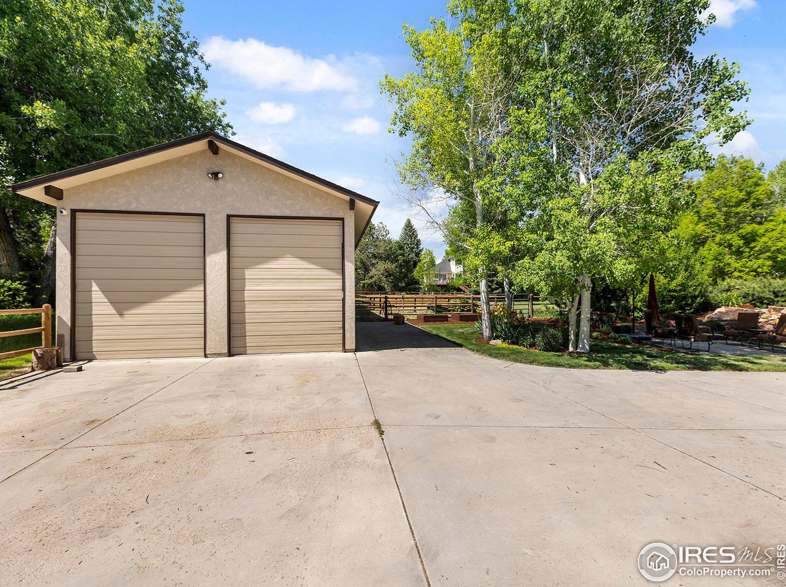 5223 Paradise Ln, Fort Collins CO  80526-4324 exterior