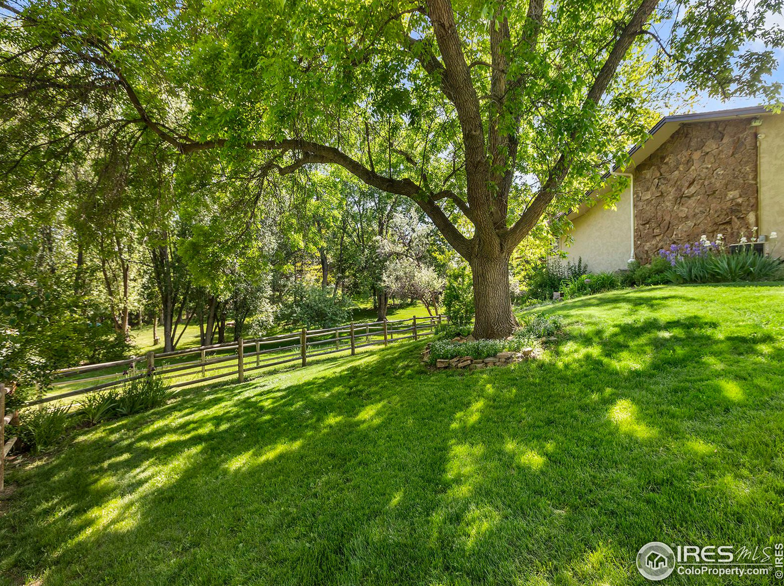 5223 Paradise Ln, Fort Collins CO  80526-4324 exterior