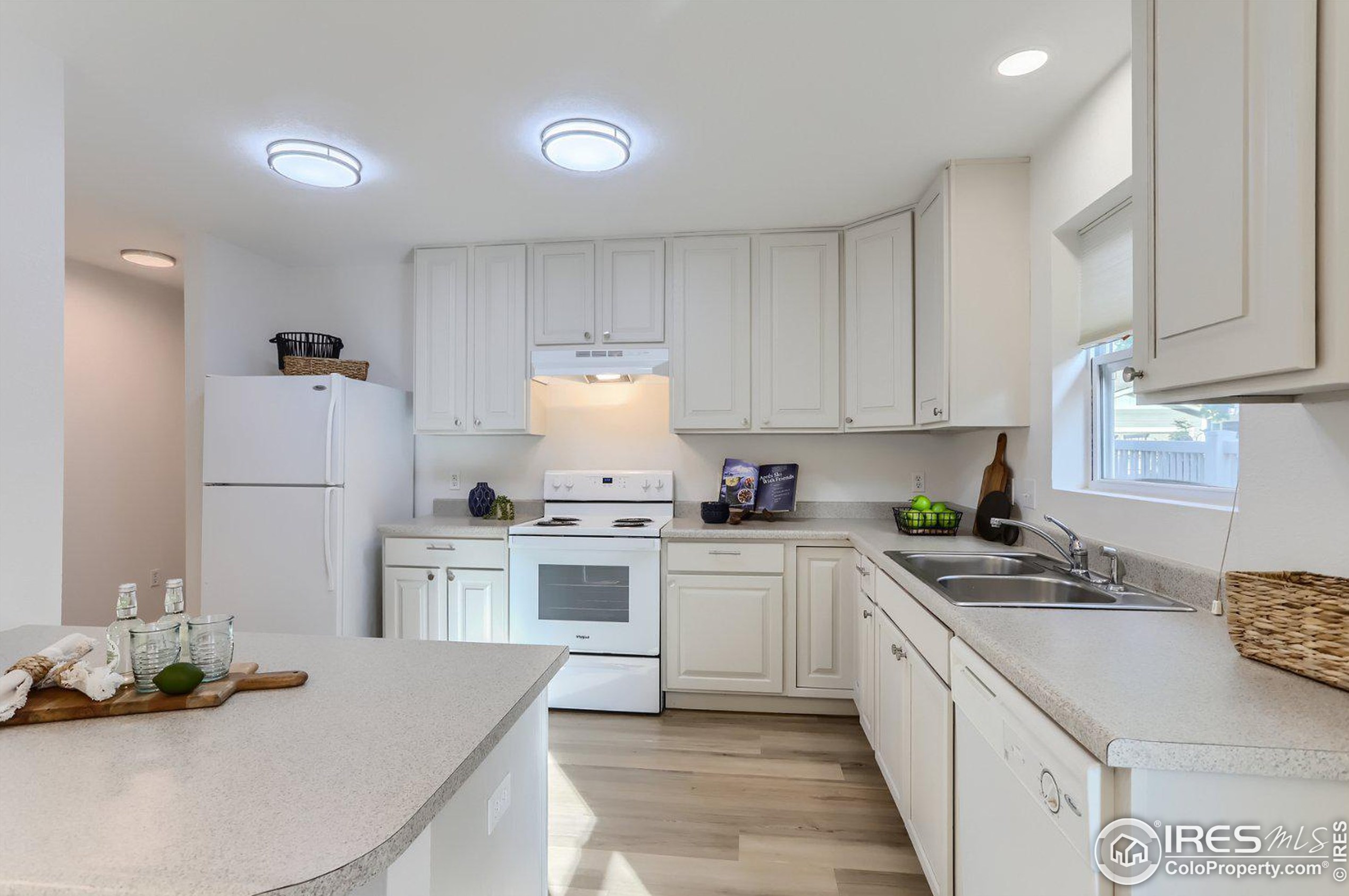 1416 Bluemoon Dr, Longmont CO 80504-1770 exterior