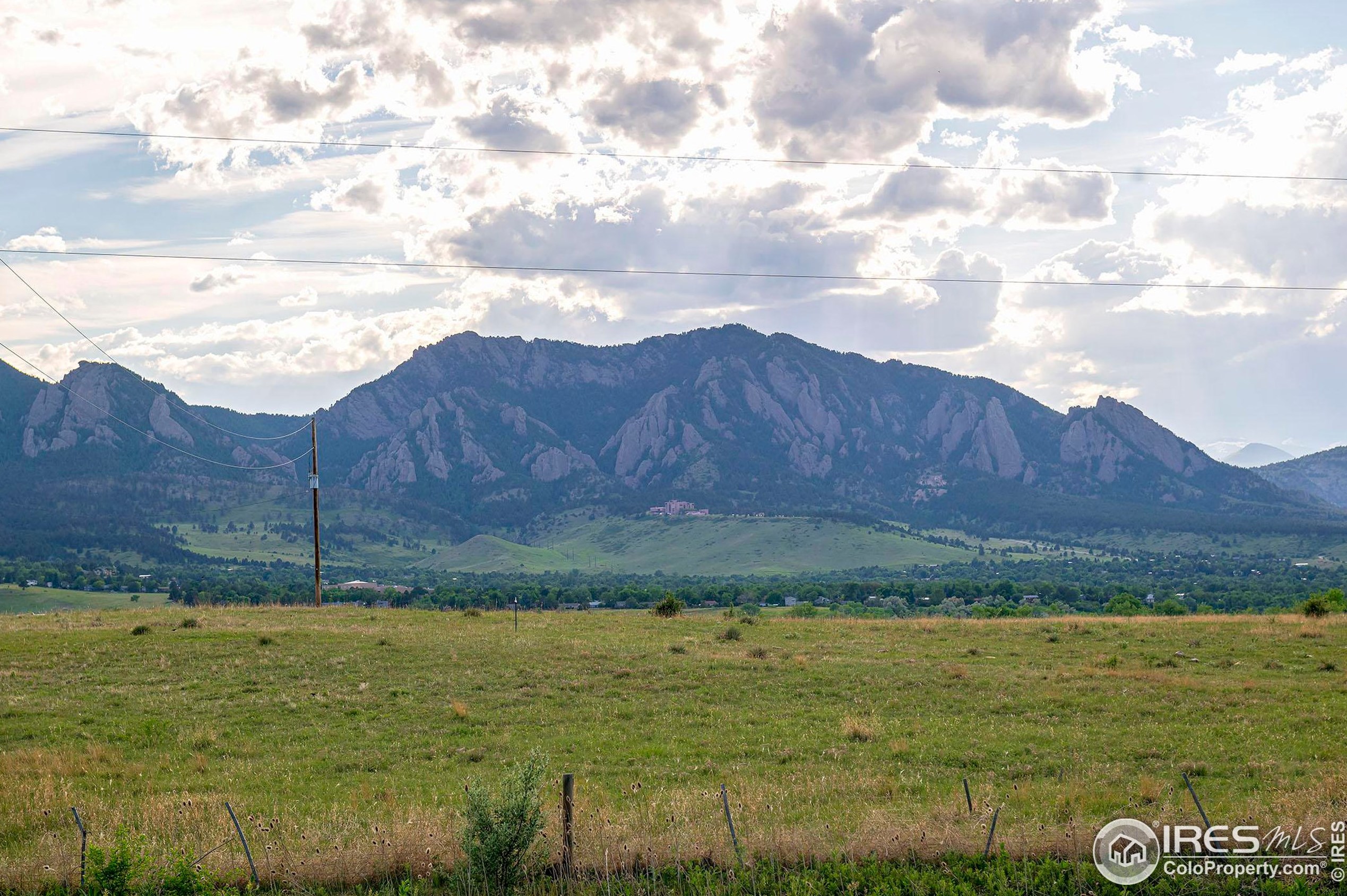 772 Cherryvale Rd, Boulder CO 80303-9707 exterior