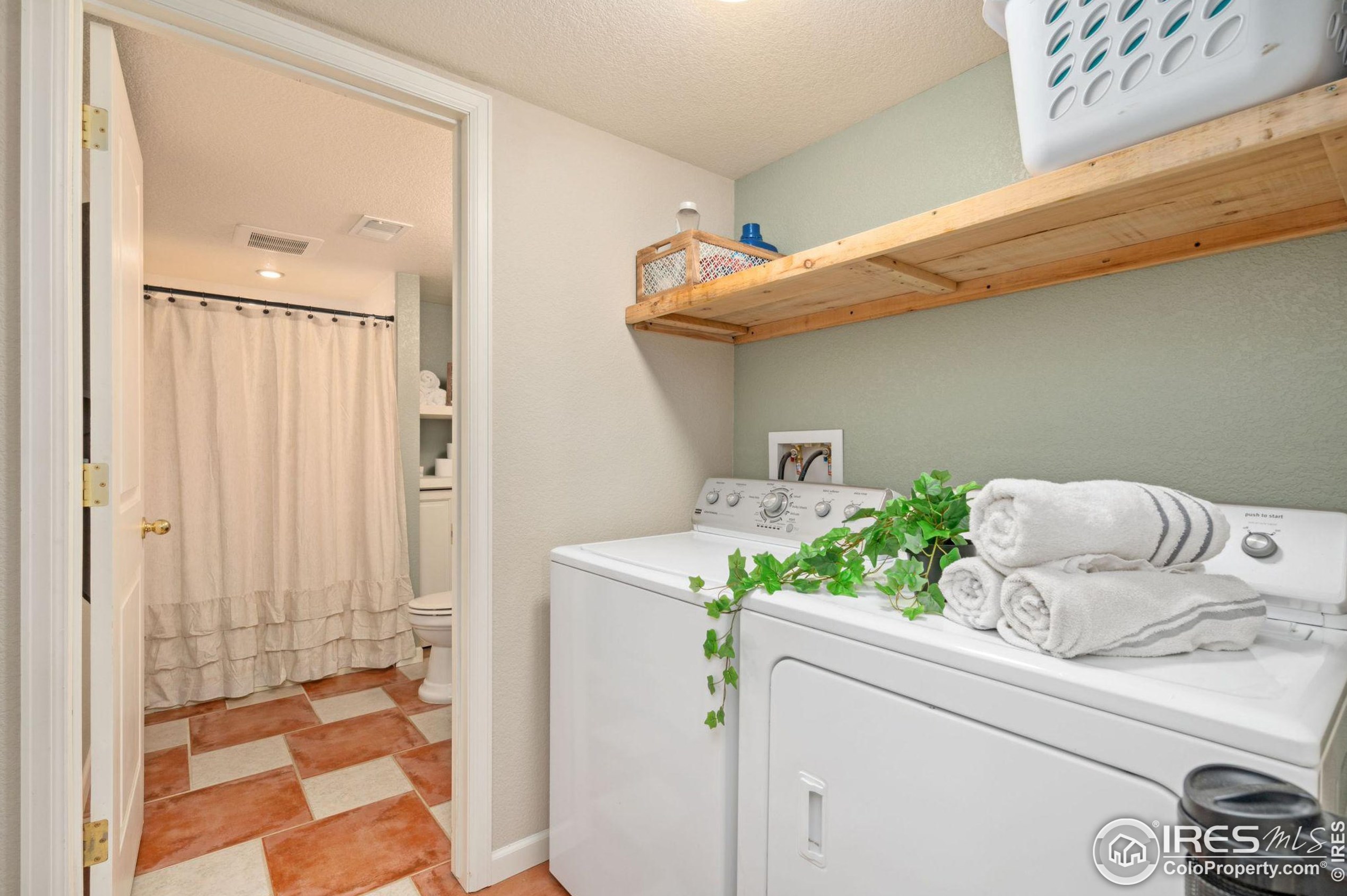 1614 16th St, Greeley CO 80631-6239 exterior