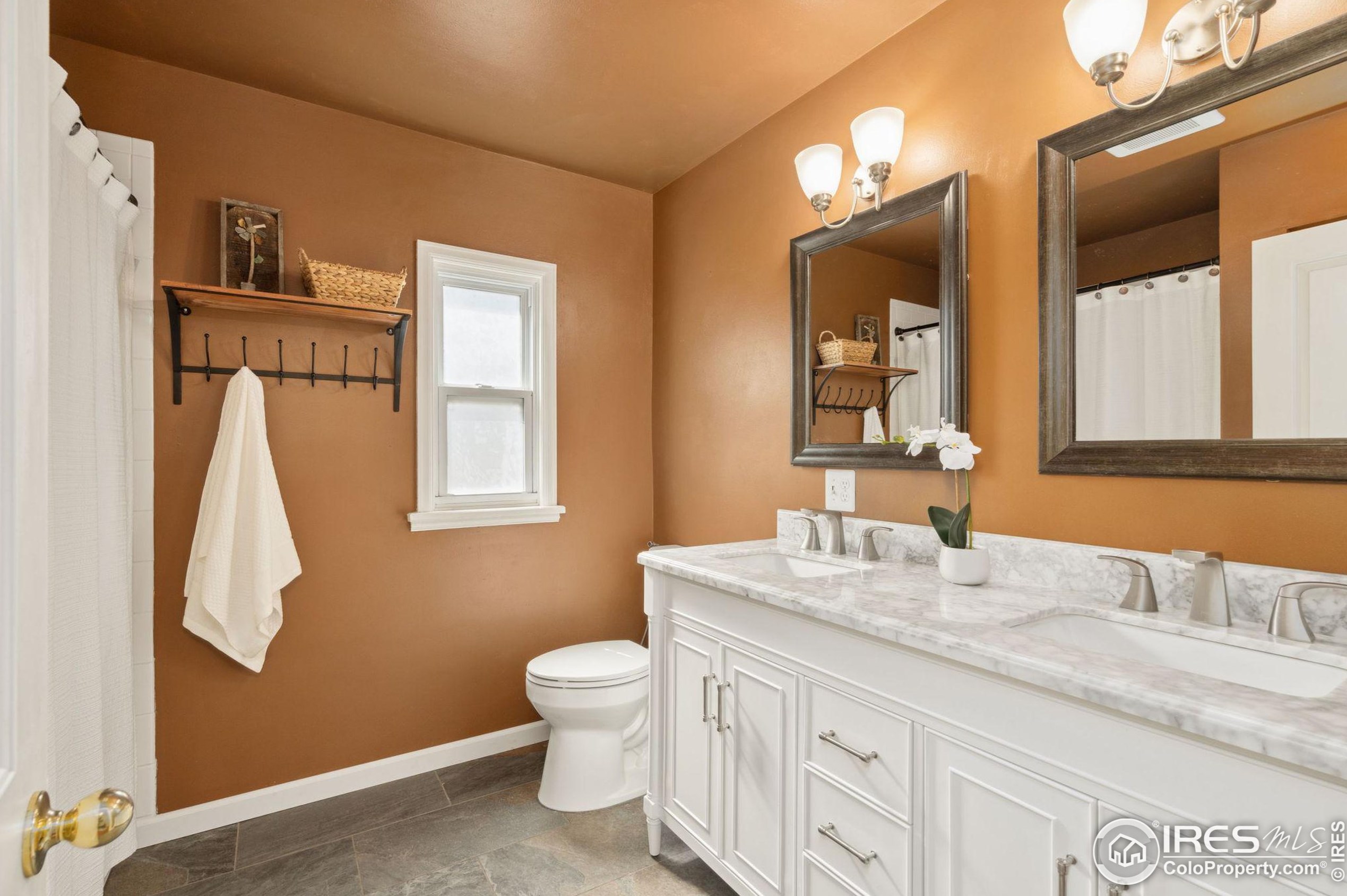 1614 16th St, Greeley CO 80631-6239 exterior