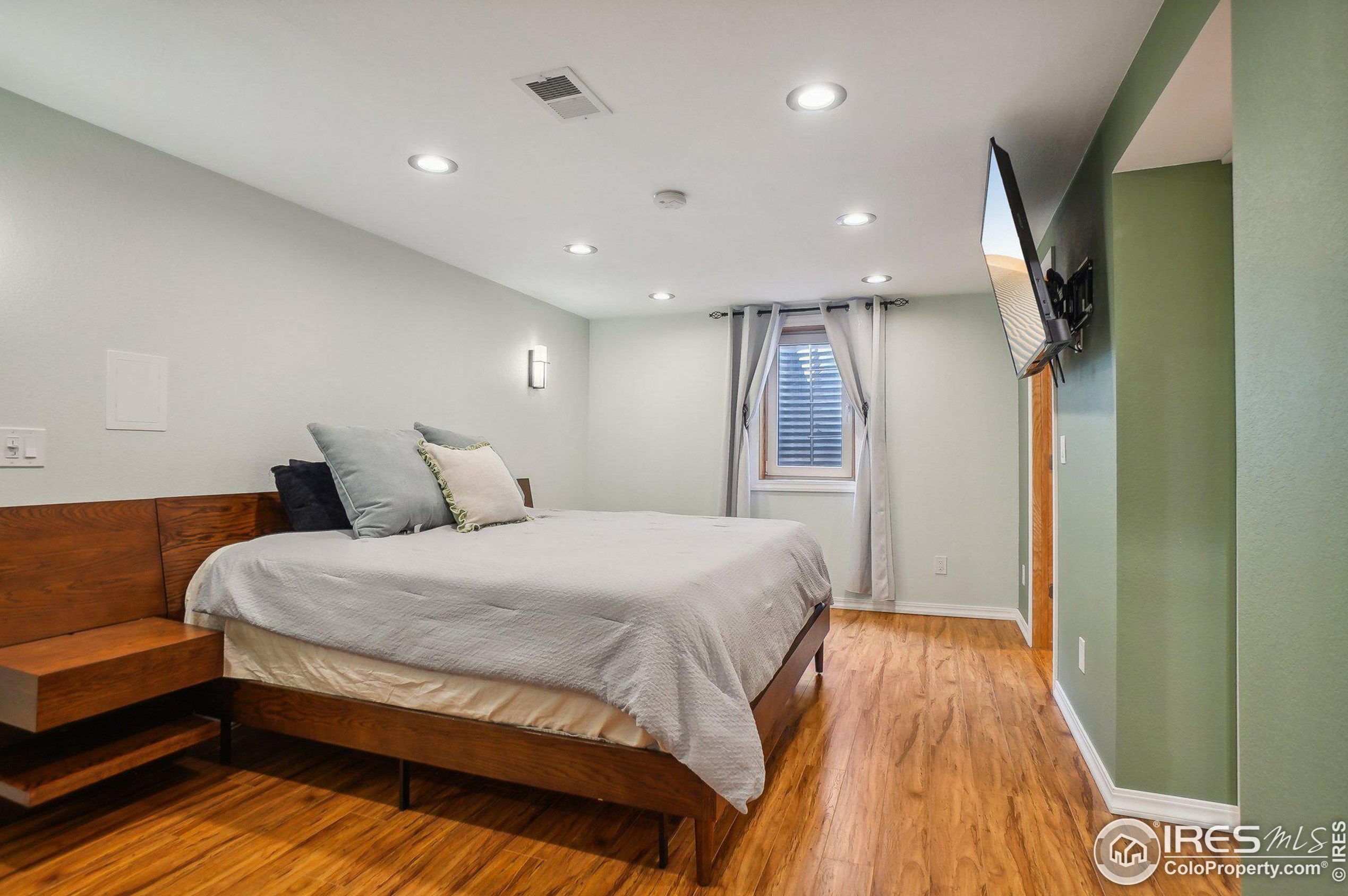 5710 Hickory St, Littleton CO 80120-2217 exterior