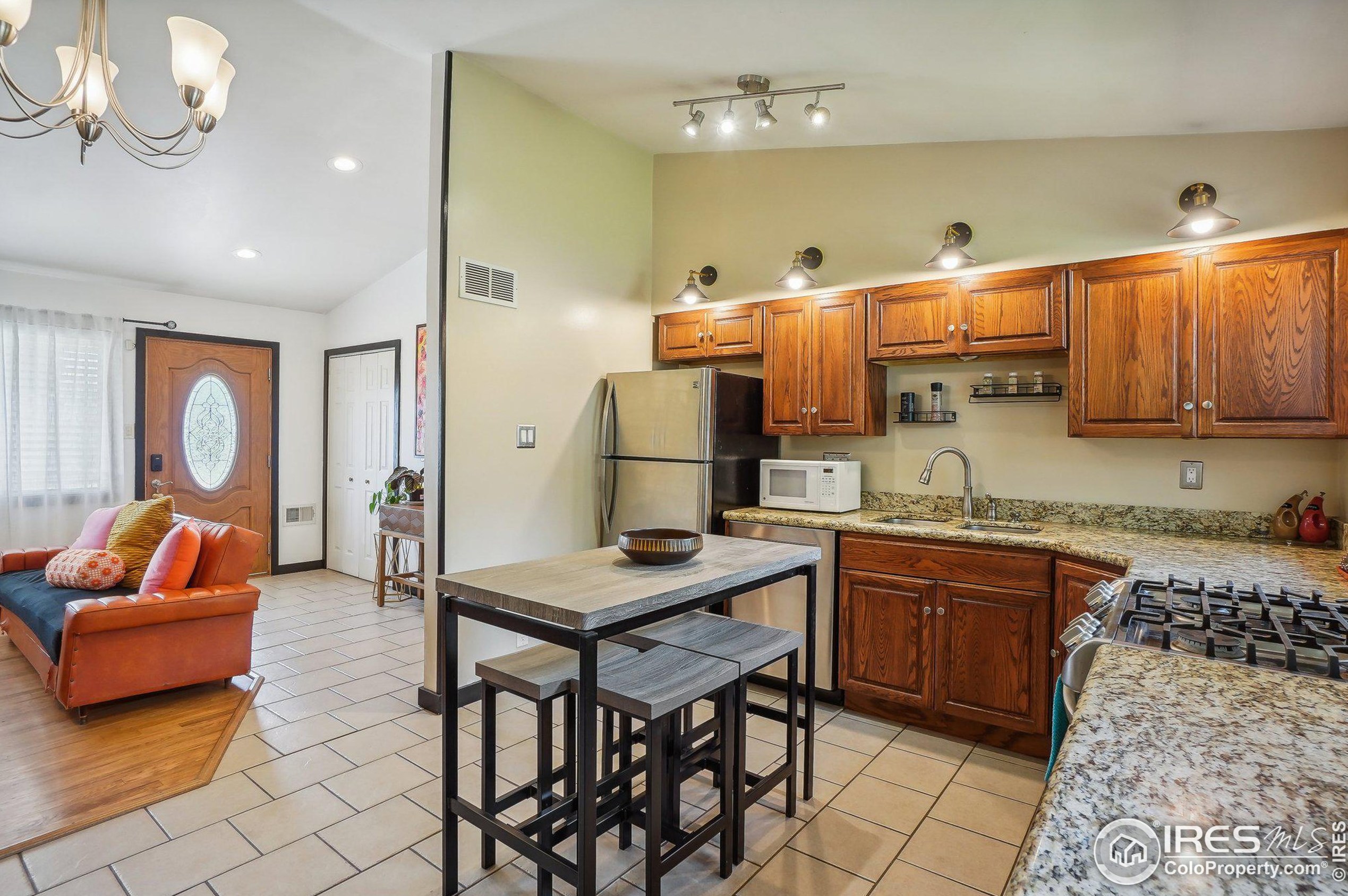 5710 Hickory St, Littleton CO 80120-2217 exterior