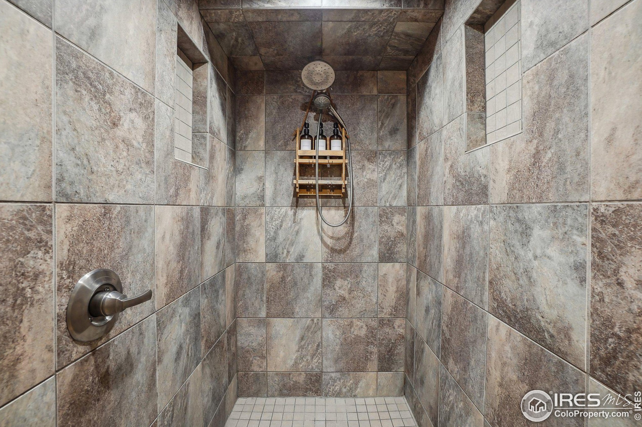 5710 Hickory St, Littleton CO 80120-2217 exterior