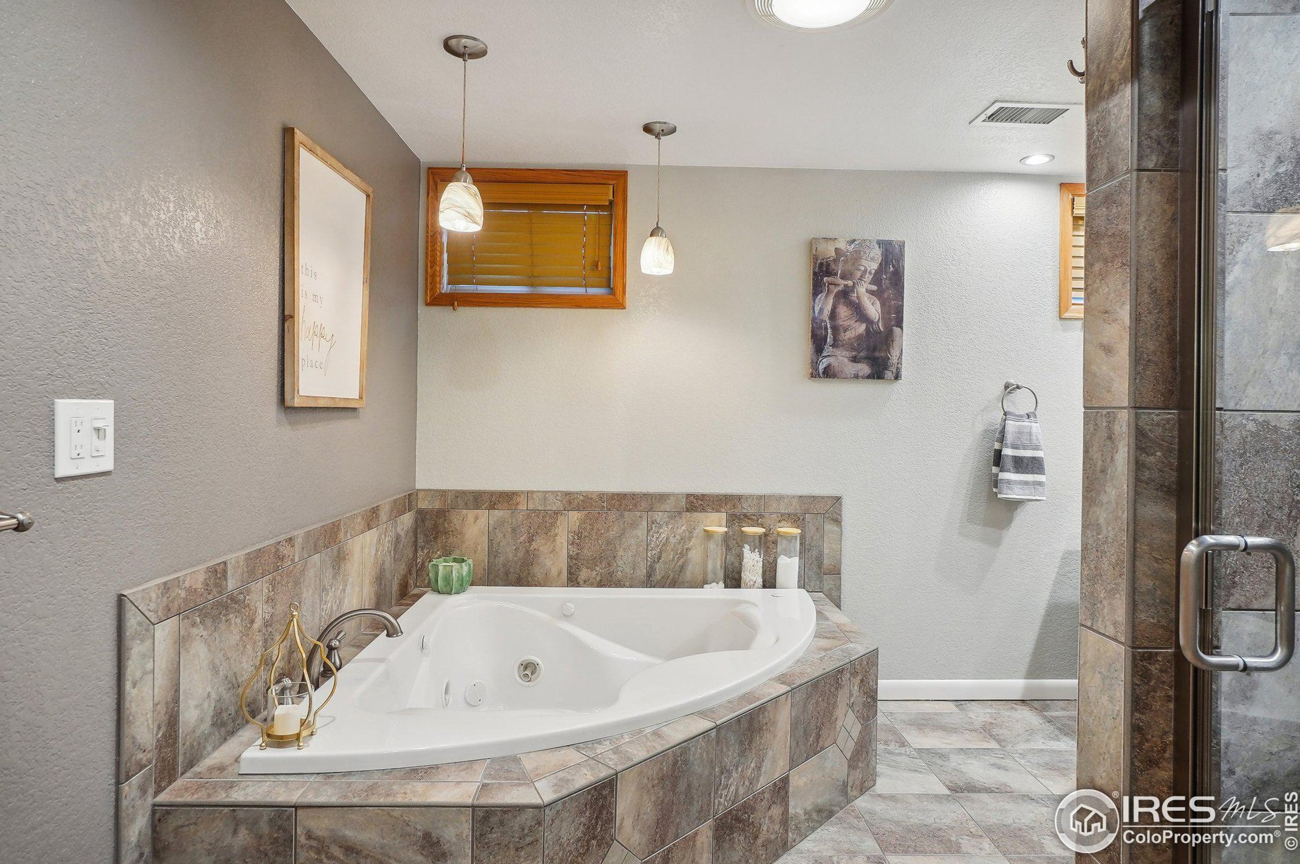 5710 Hickory St, Littleton CO 80120-2217 exterior