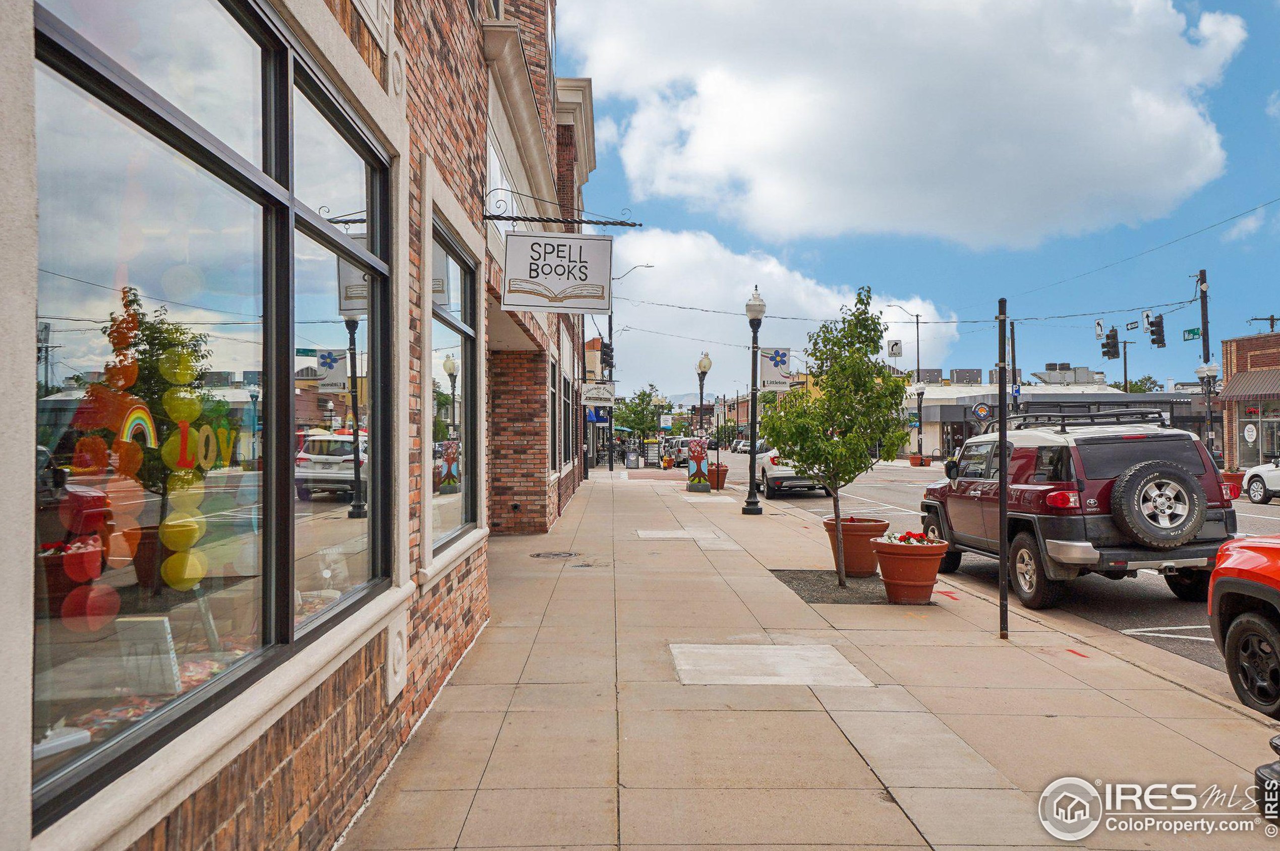 5710 Hickory St, Littleton CO 80120-2217 exterior