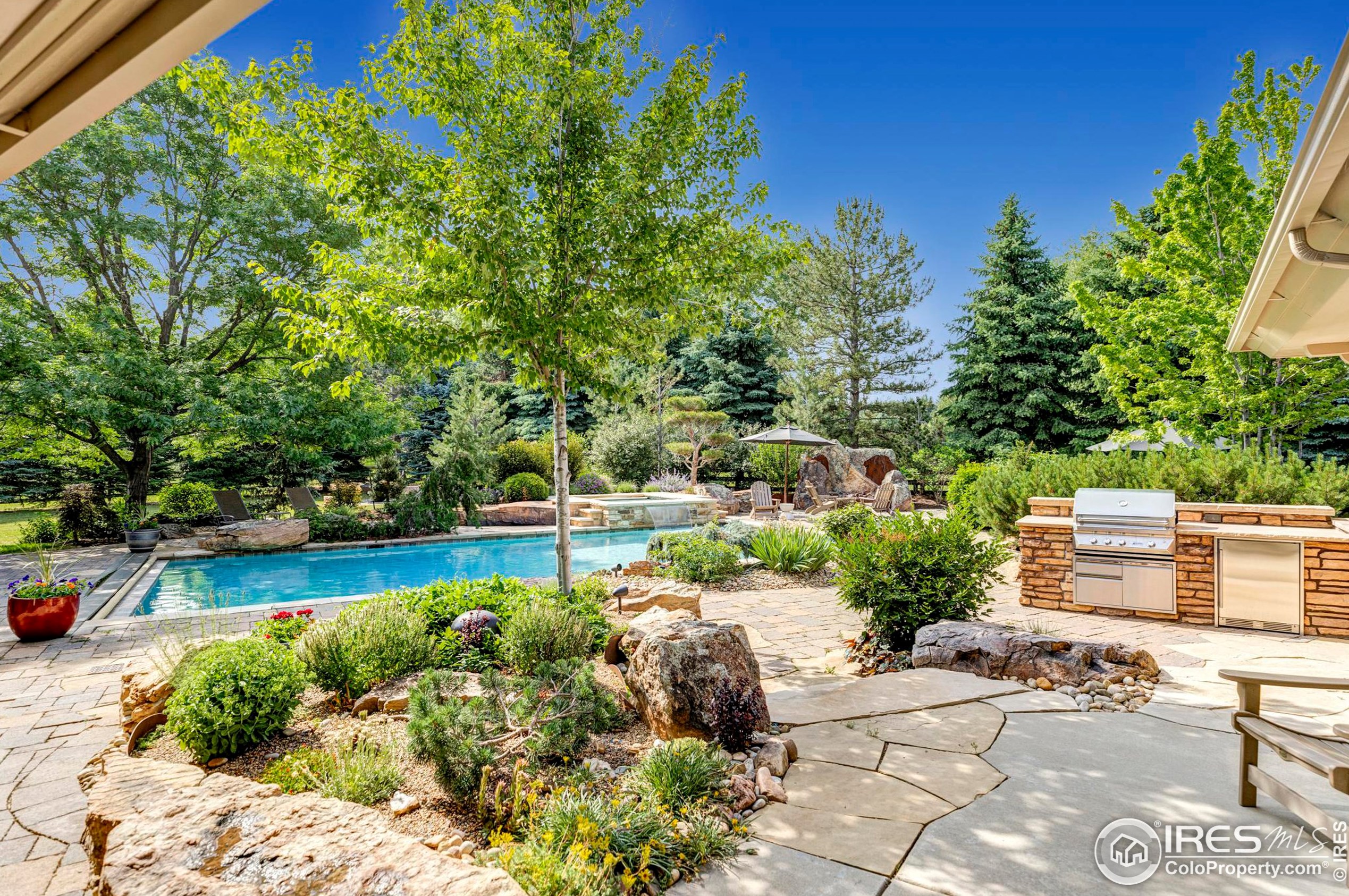 1332 White Hawk Rnch Dr, Boulder CO  80303-1670 exterior