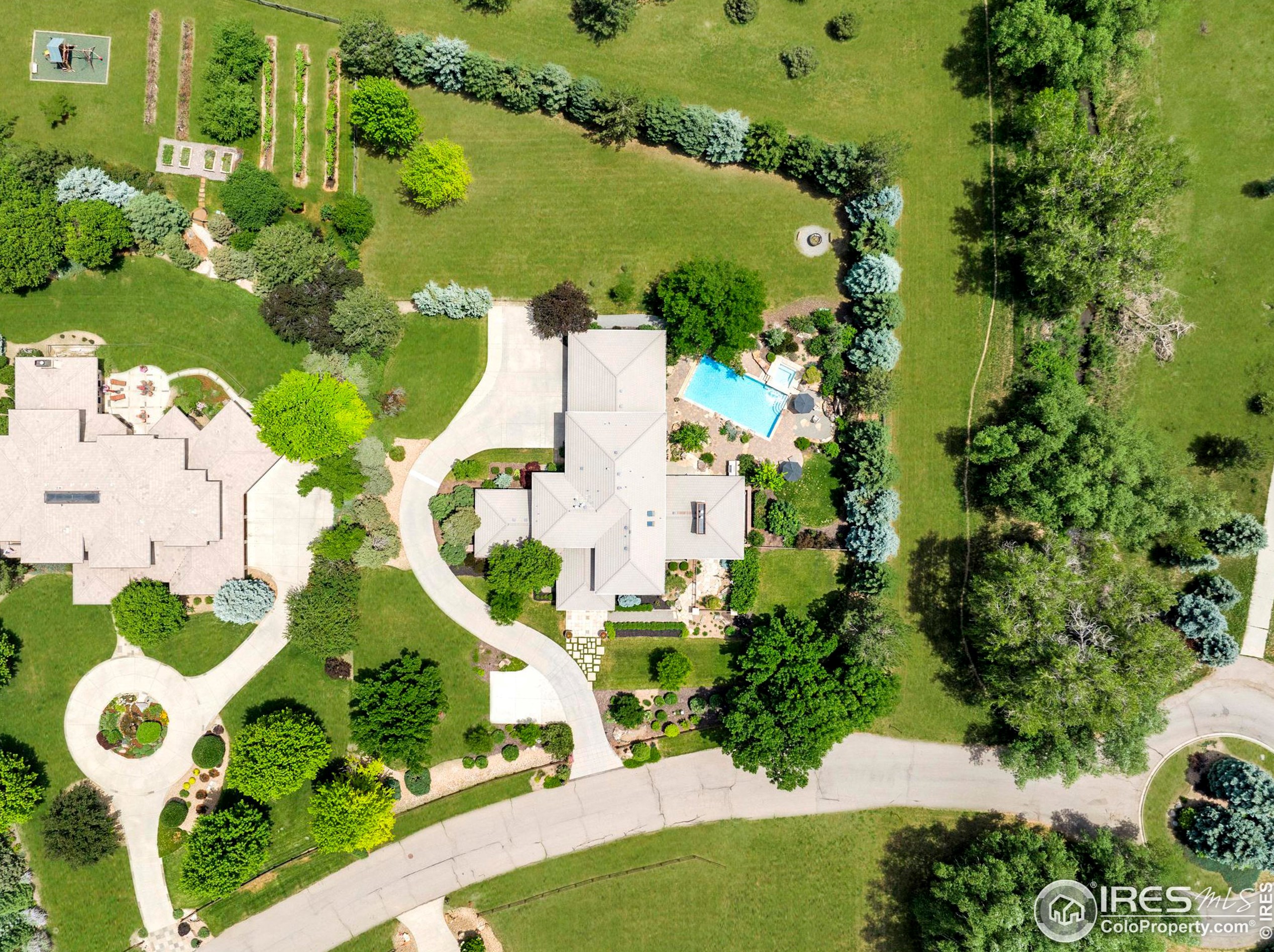 1332 White Hawk Rnch Dr, Boulder CO  80303-1670 exterior