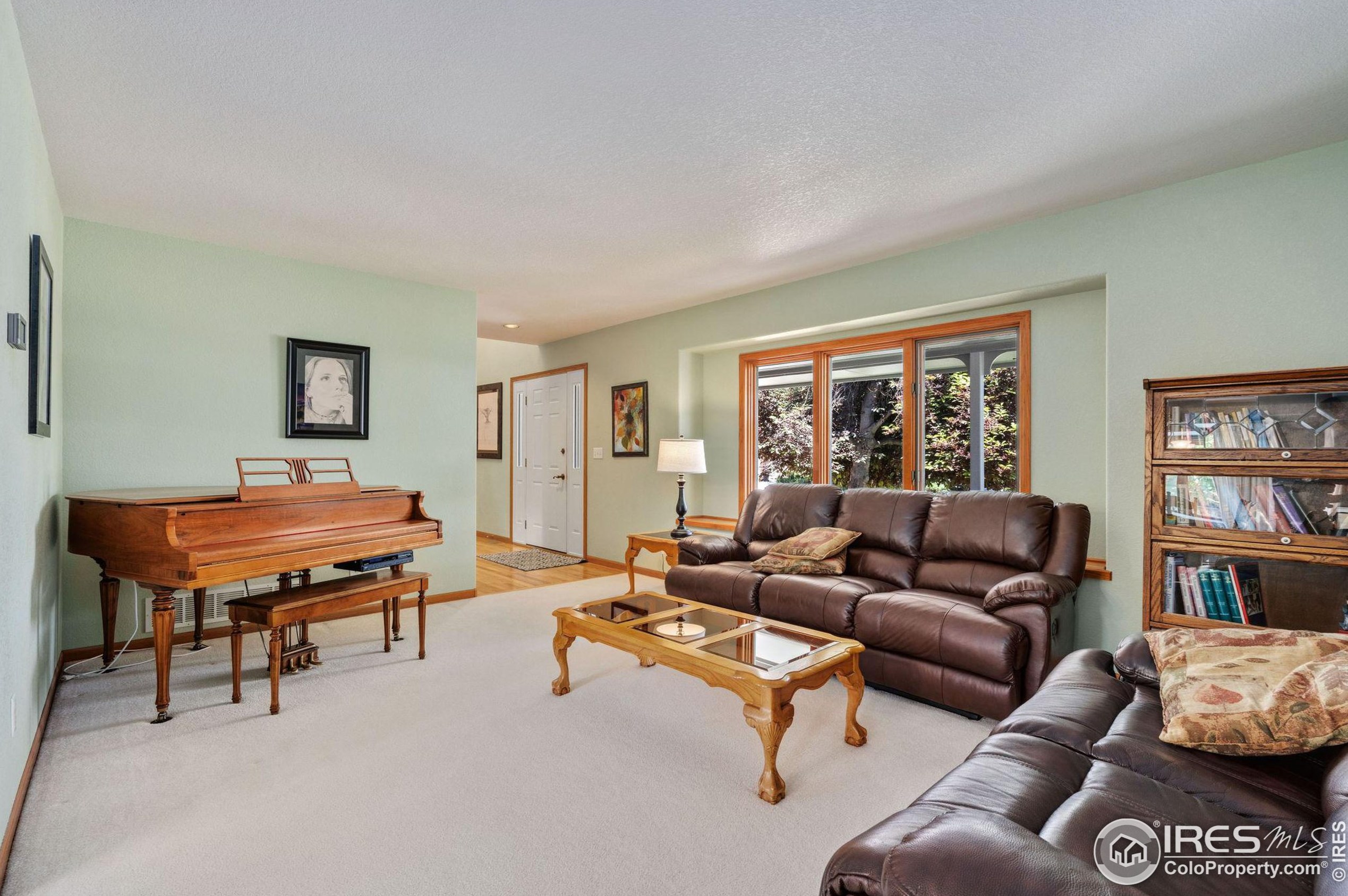 1037 Hinsdale Dr, Fort Collins CO  80526-3916 exterior