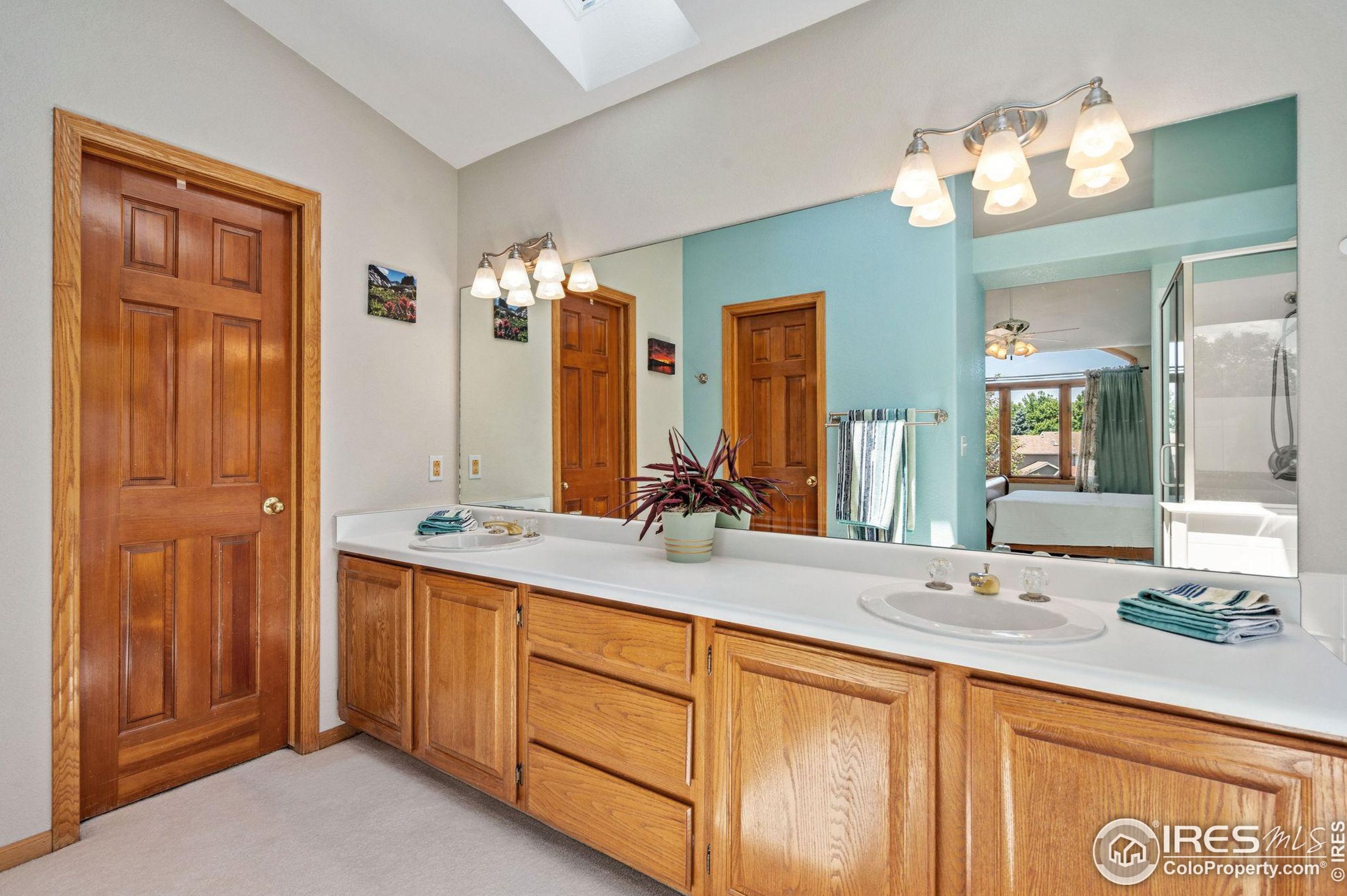 1037 Hinsdale Dr, Fort Collins CO  80526-3916 exterior