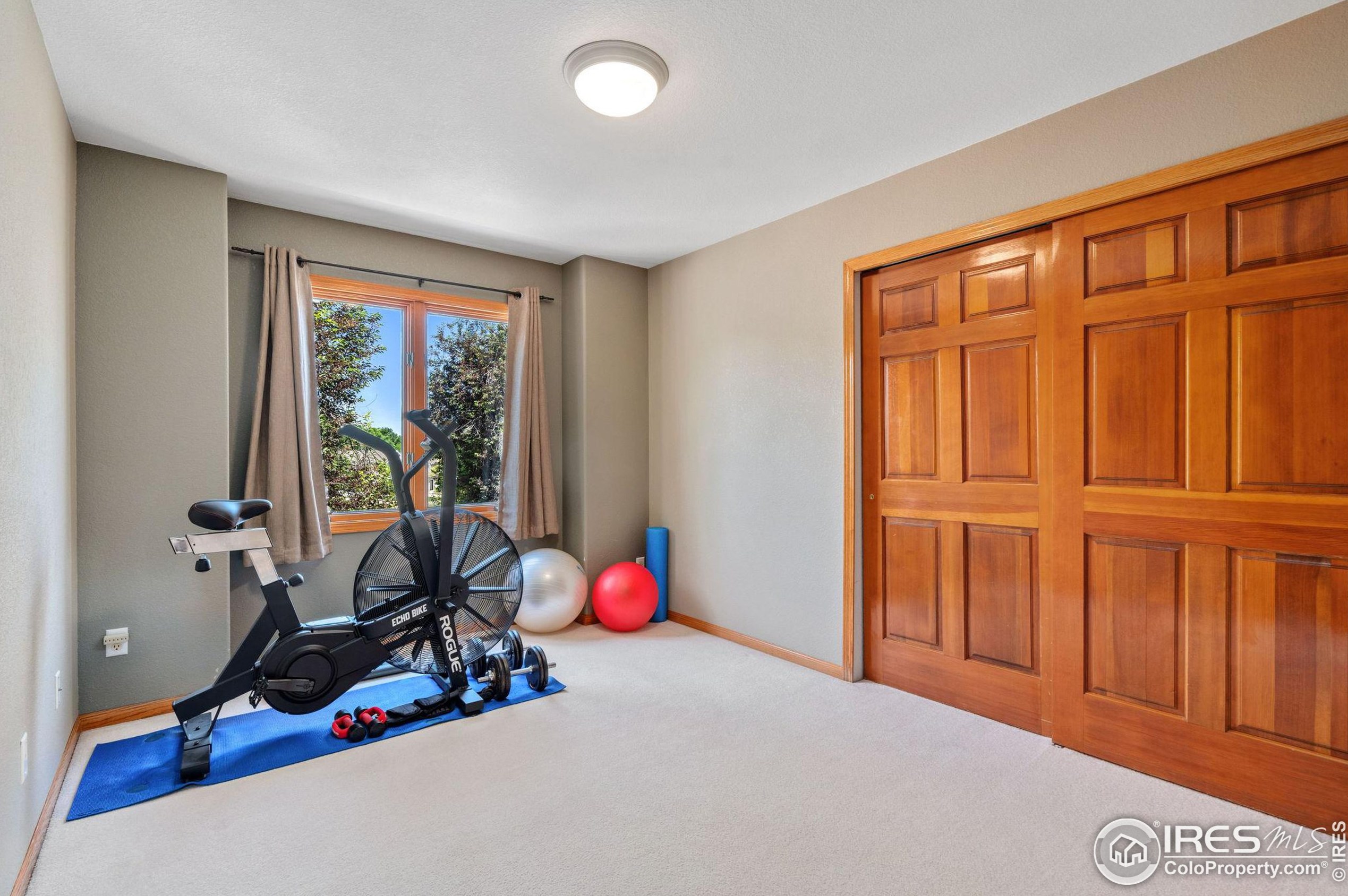 1037 Hinsdale Dr, Fort Collins CO  80526-3916 exterior
