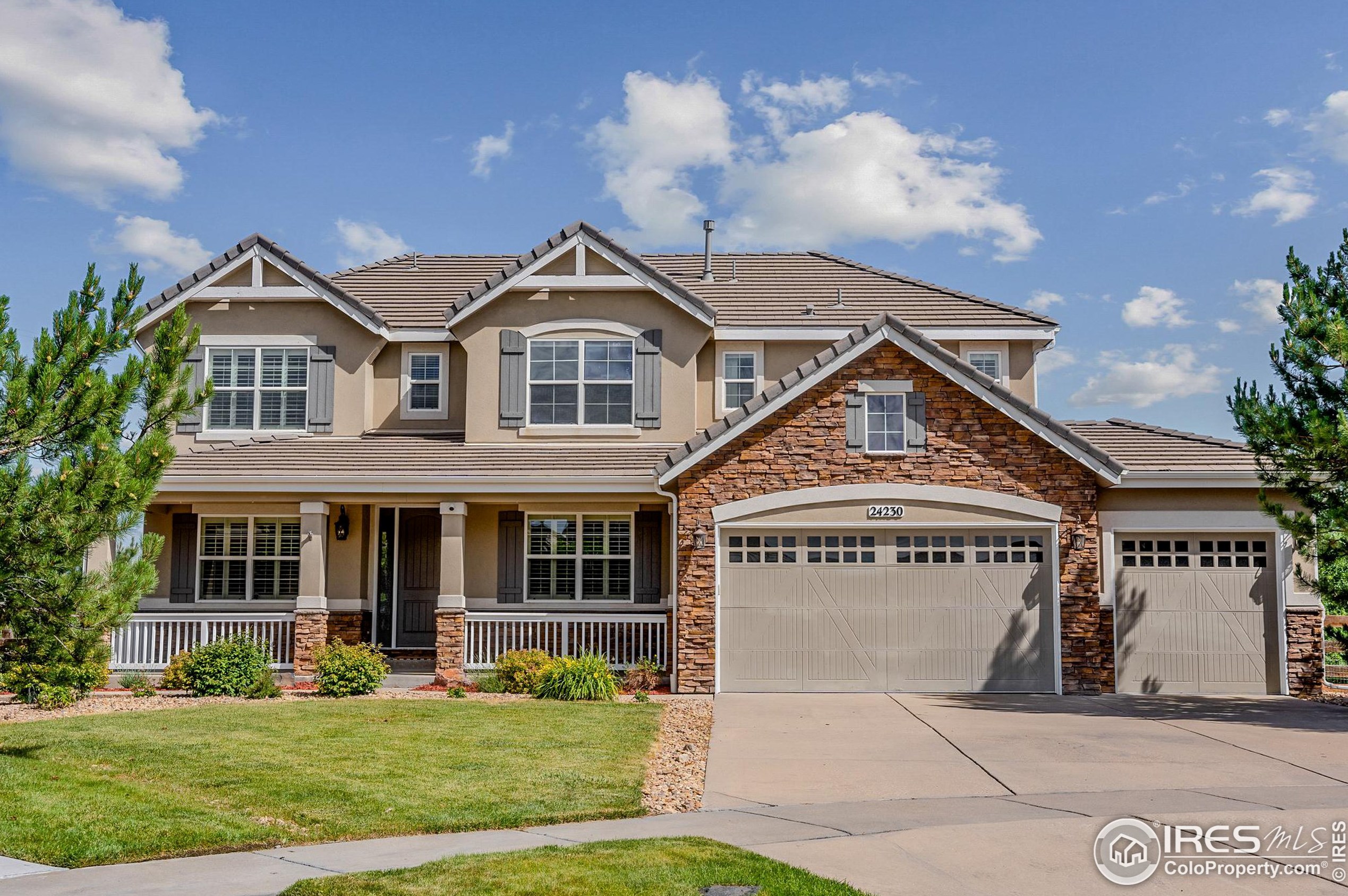 24230 Moraine Pl, Aurora CO 80016-1374 exterior