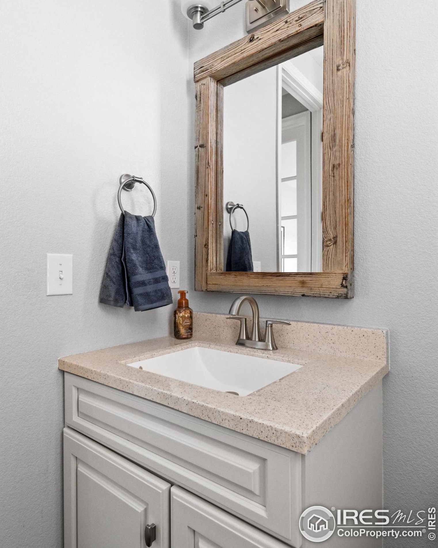 24230 Moraine Pl, Aurora CO 80016-1374 exterior