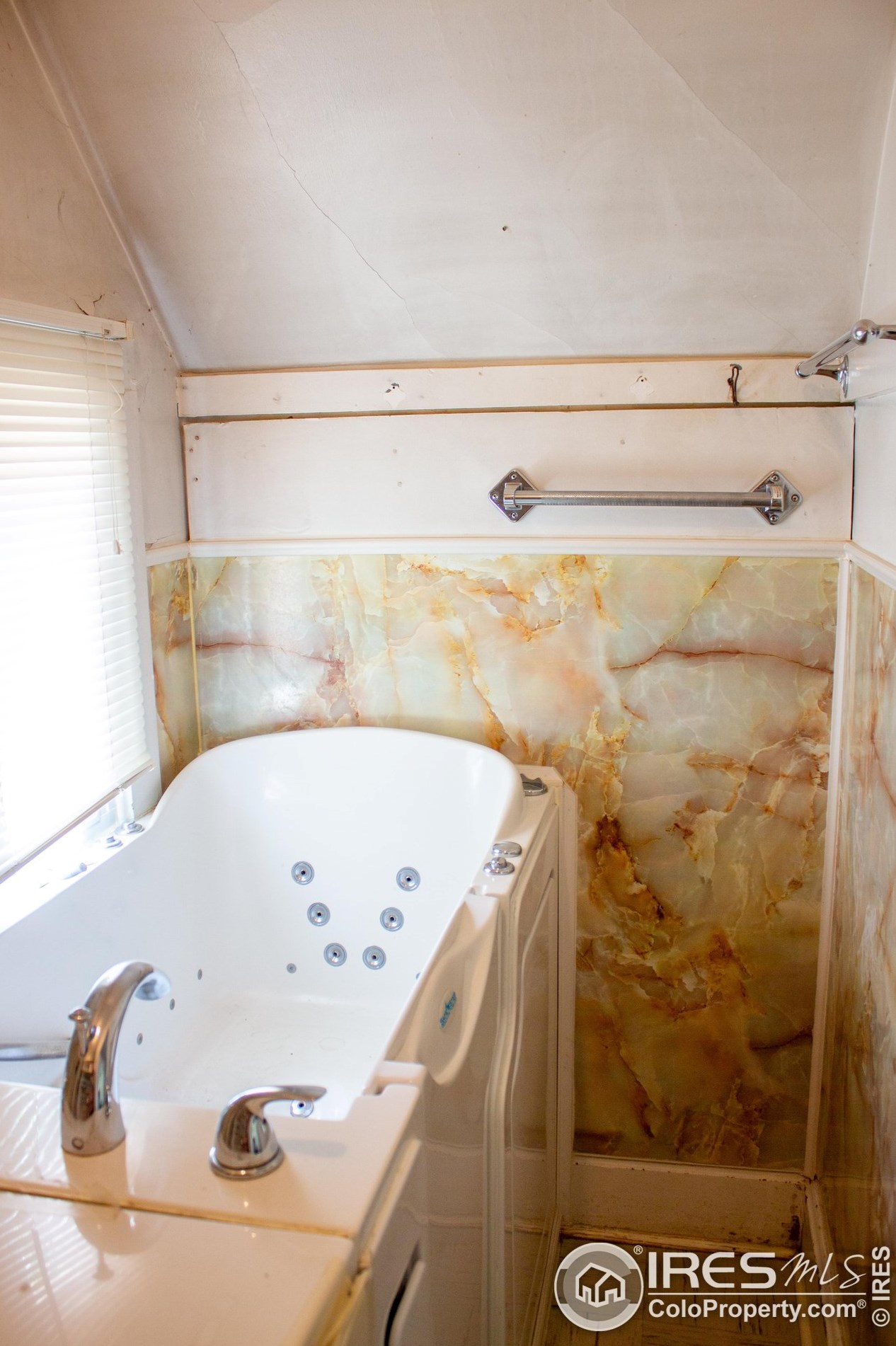 1202 11 St, Greeley CO 80631-4118 exterior