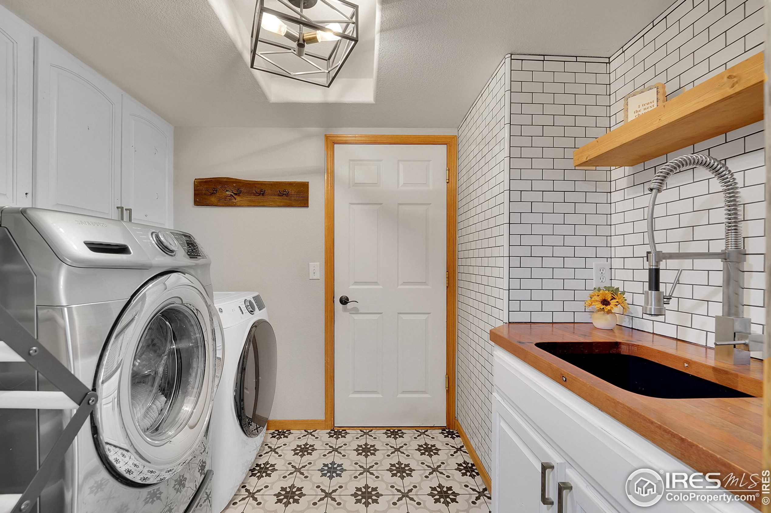 2247 Woody Creek Cir, Loveland CO  80538-5333 exterior