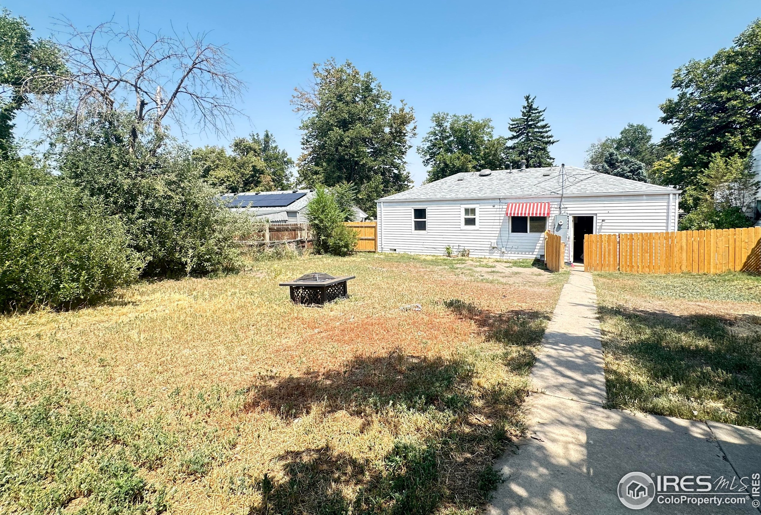 1121 Geneva St, Denver CO  80010-3307 exterior