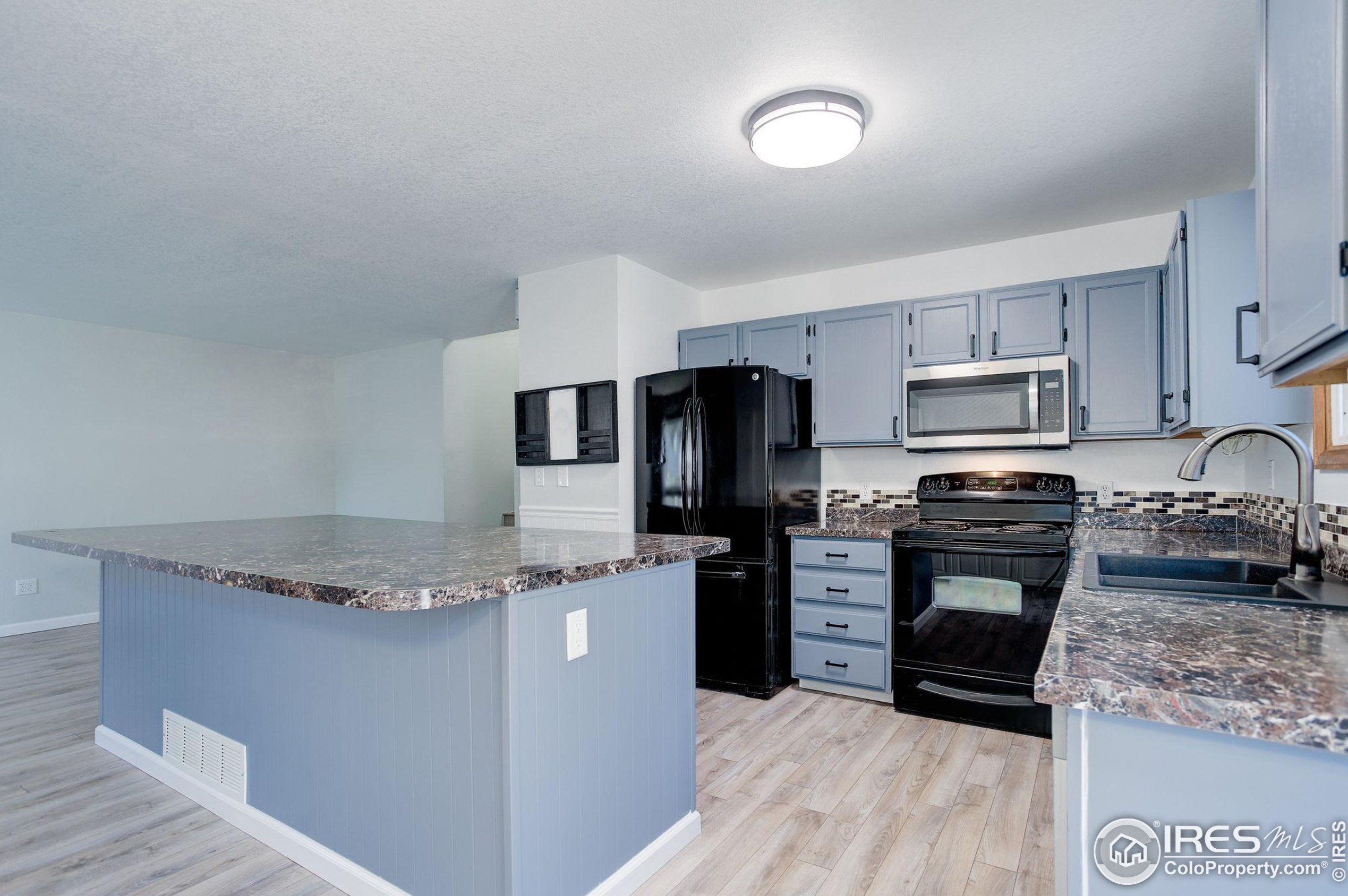 819 Woodland Way, Fort Collins CO  80526-4148 exterior