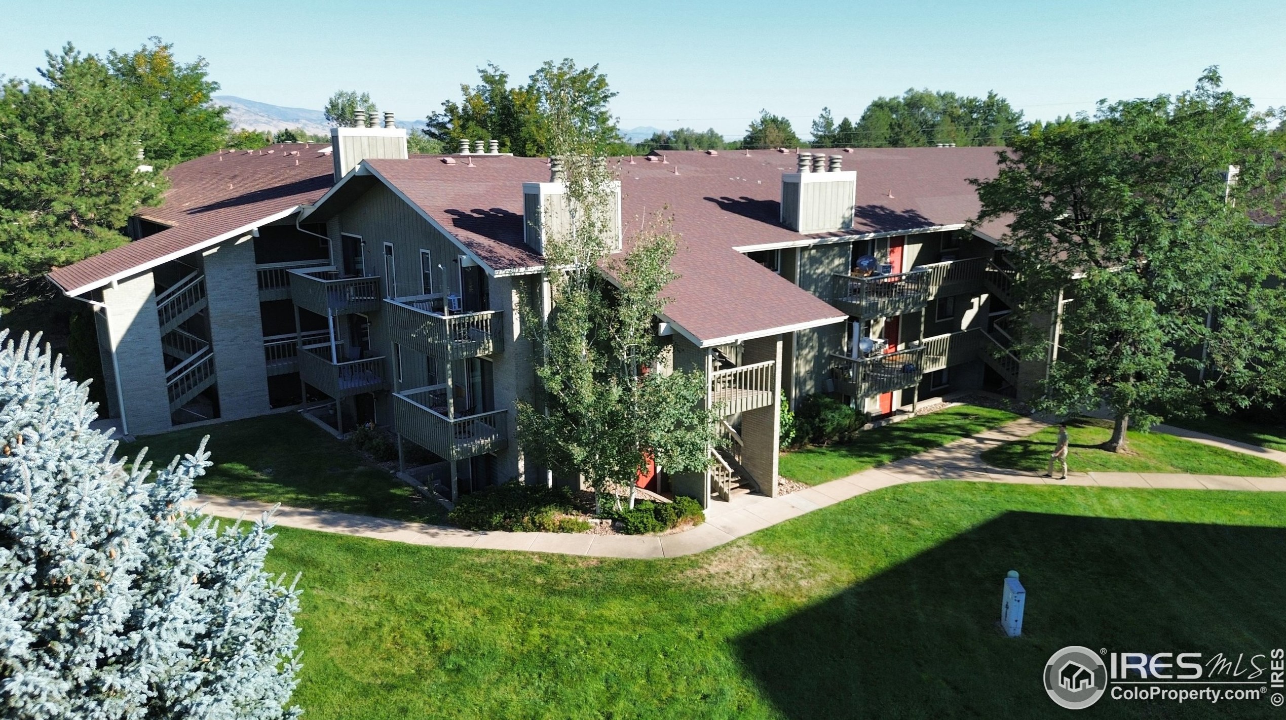 695 Manhattan Dr, Boulder CO  80303-4013 exterior