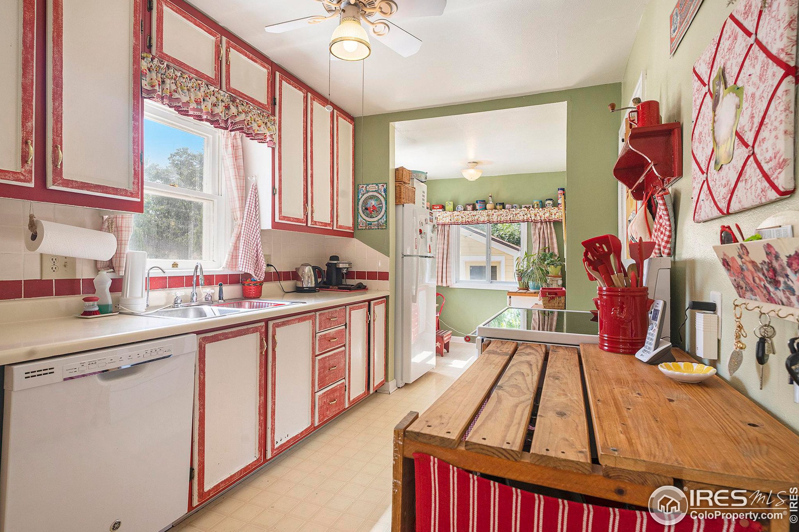 1119 Grant Ave, Loveland CO 80537-4765 exterior